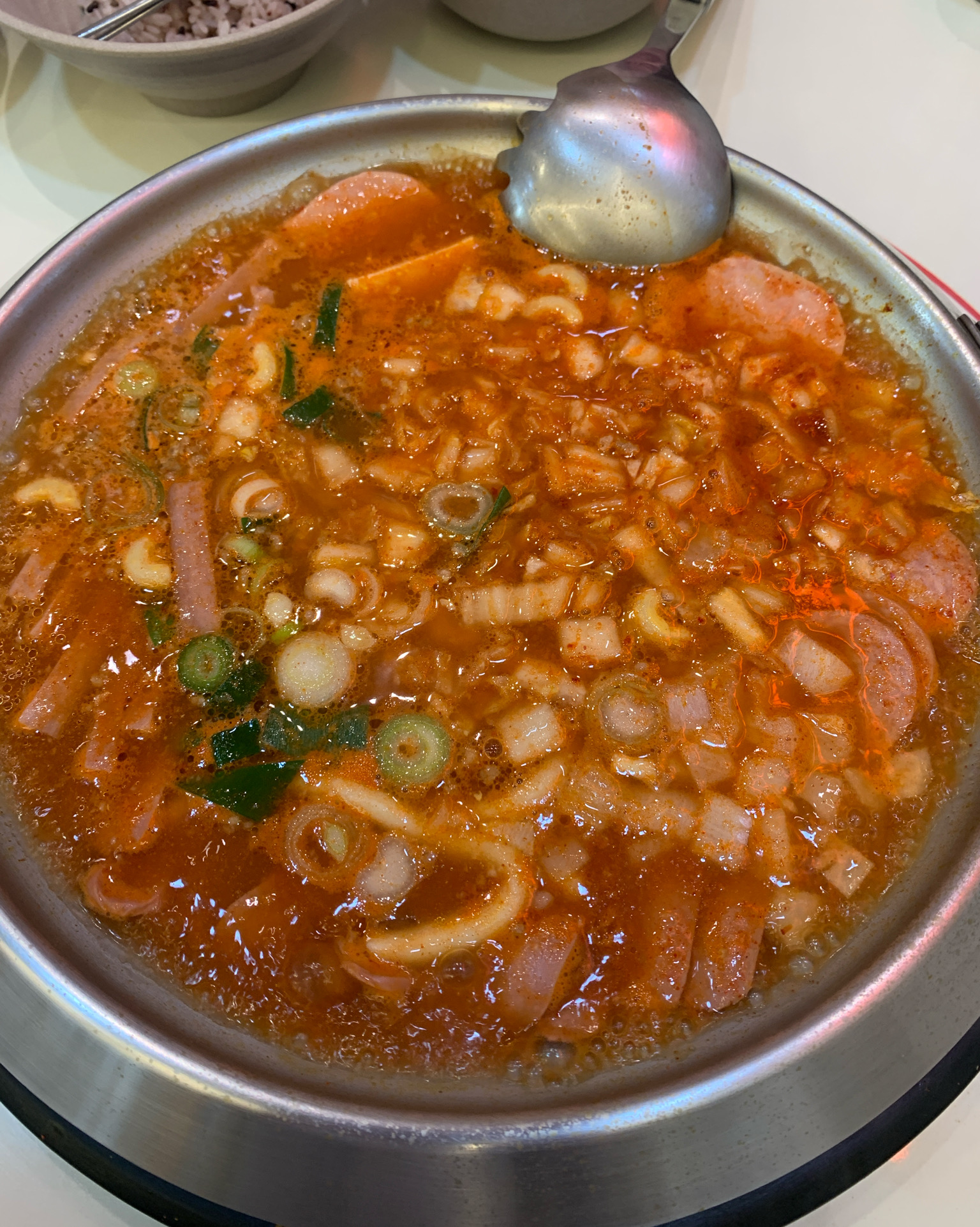 지난번에 왔는데 친절하고 맛있어서 또 왔네요. 셀프바도 무한으로 무료이용하니 좋아요~ - 불당동 맛집 킹콩부대찌개 신불당점