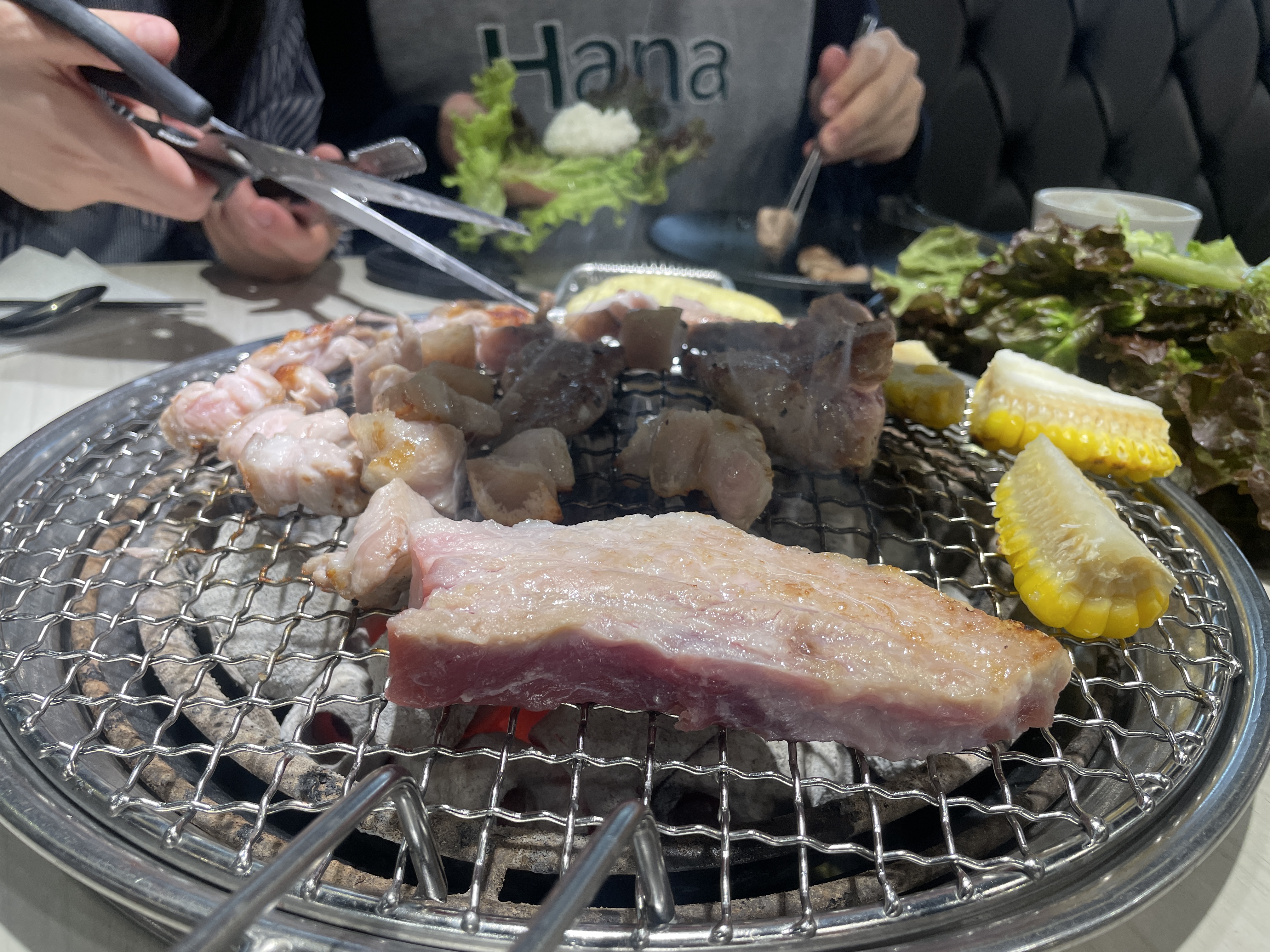 가격이 올라서 놀랐어요. 올른만큼 더 먹었지요. 주차가 어려워요. - 여의도 맛집 명륜진사갈비 여의도점