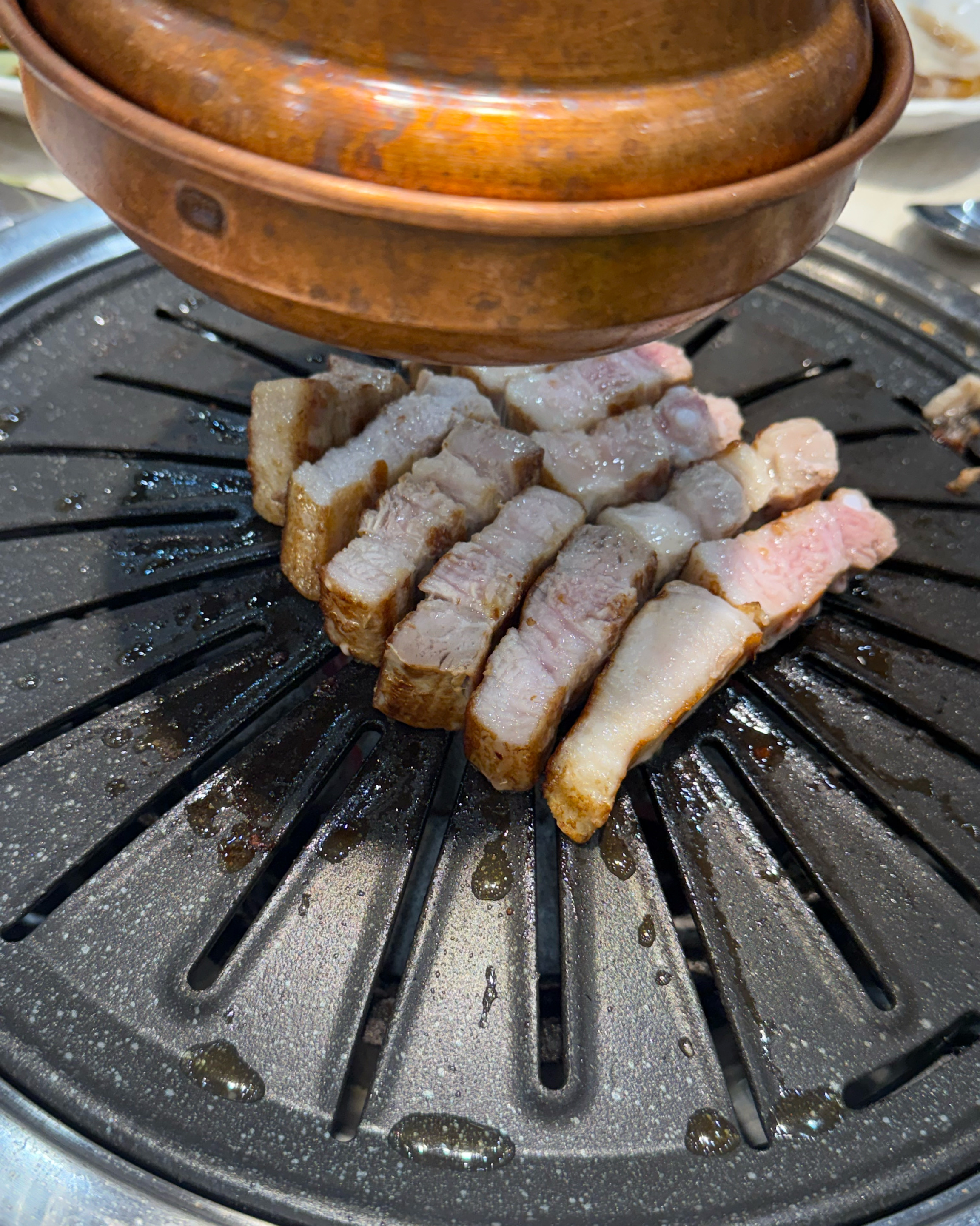 이쪽으로 이사오면서 자주 찾아오는 무한리필집인데 항상 실망 안 하고 먹는 곳이에여 가게도