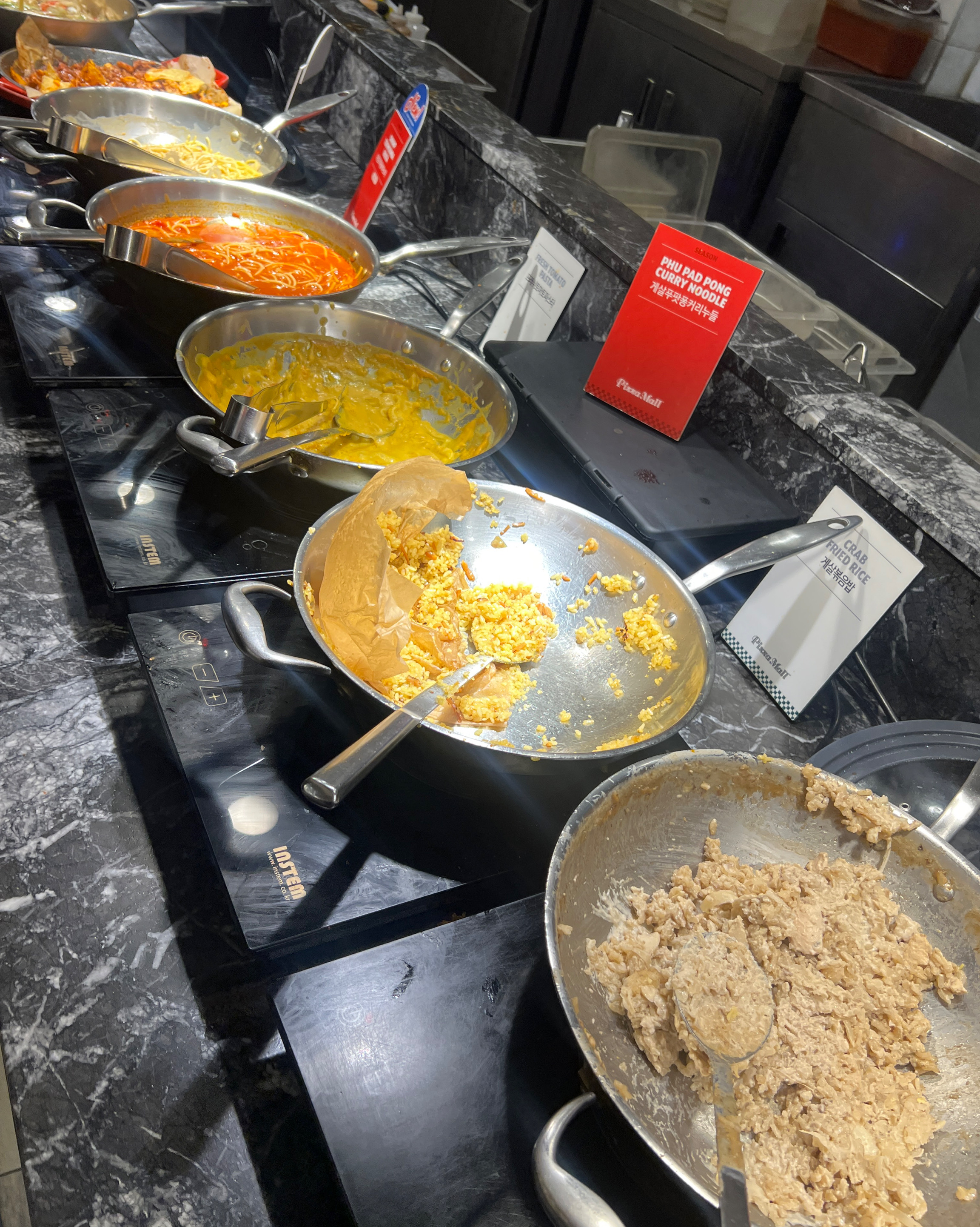 피자는 다 타고 음식은 말라 비틀어졌고 - 잠원동 맛집 피자몰 뉴코아강남점