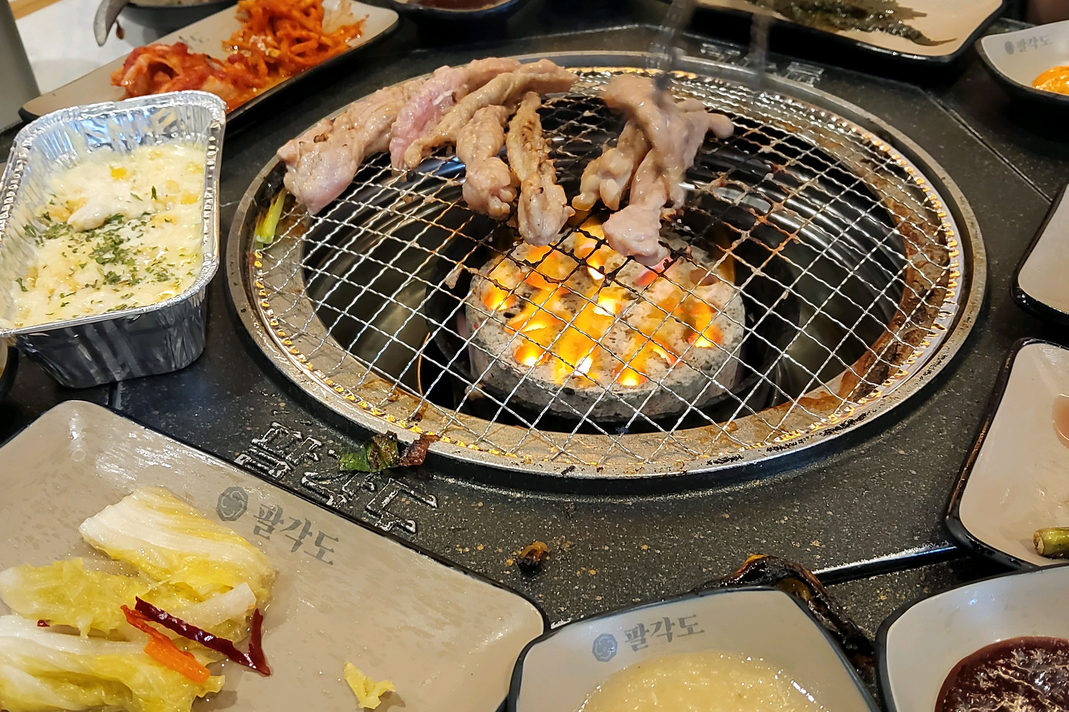 매장이 넓고 깨끗함 - 불당동 맛집 팔각도 천안신불당점