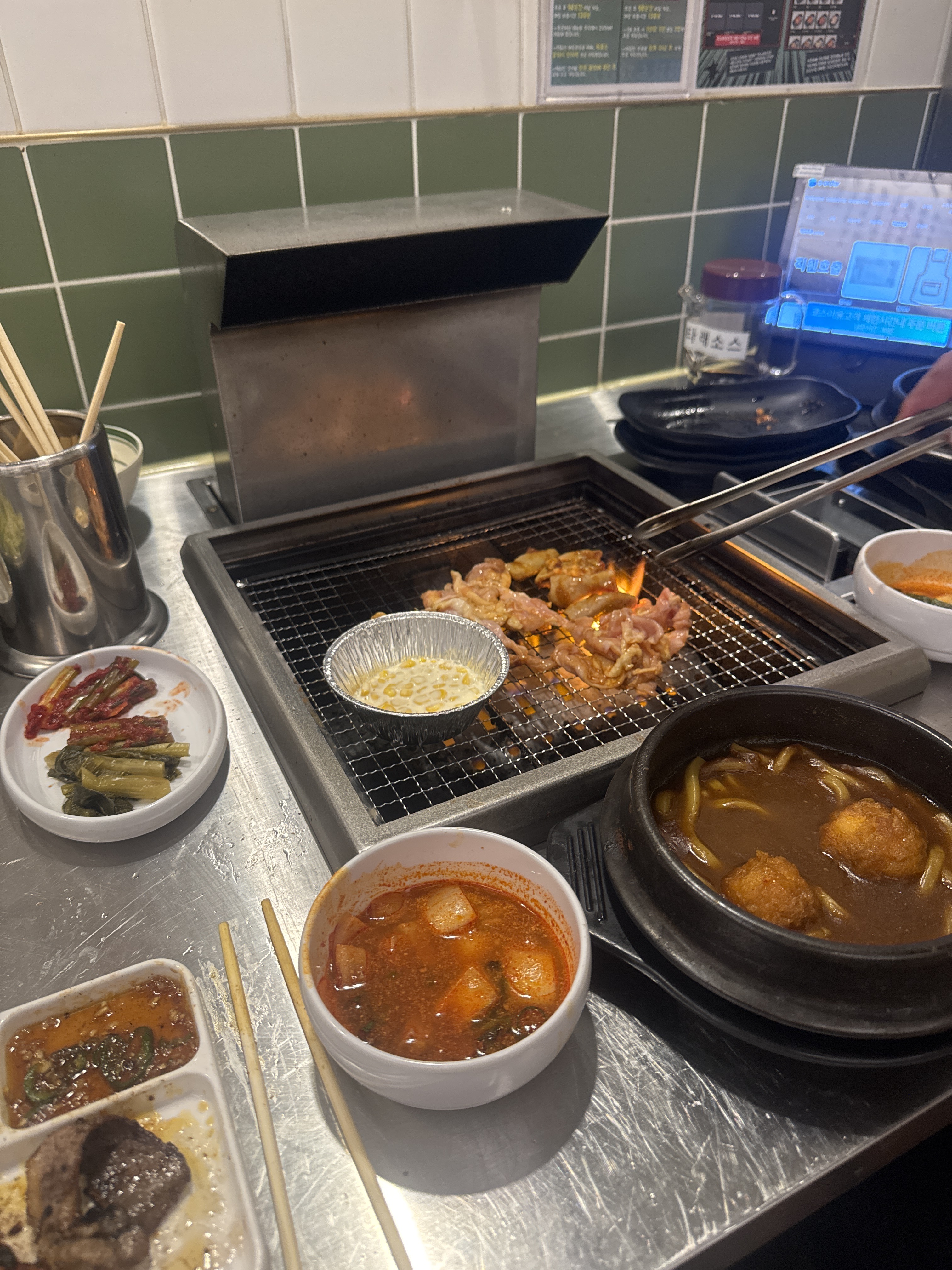 평소에 즐겨볼수없는 다양한 메뉴를 먹어 볼 수 있어서 좋았어요 우설 너무 맛있고 와규 우삽