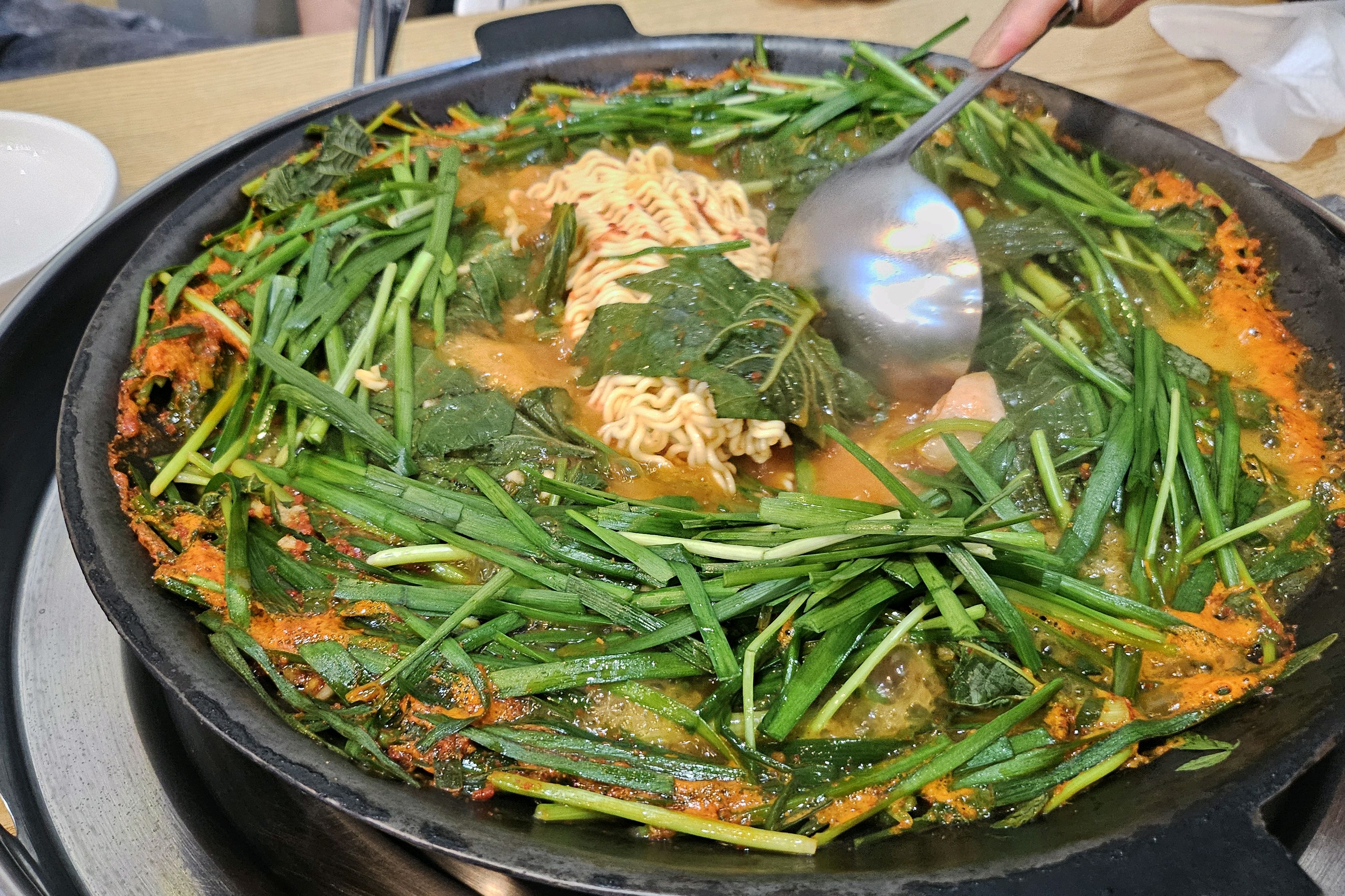 지난 삼척여행때 맛있게 먹었던 기억이 있어서 또 방문했네요~ 볶음밥까지 야무지게먹었네요 - 삼척항 맛집 성원닭갈비