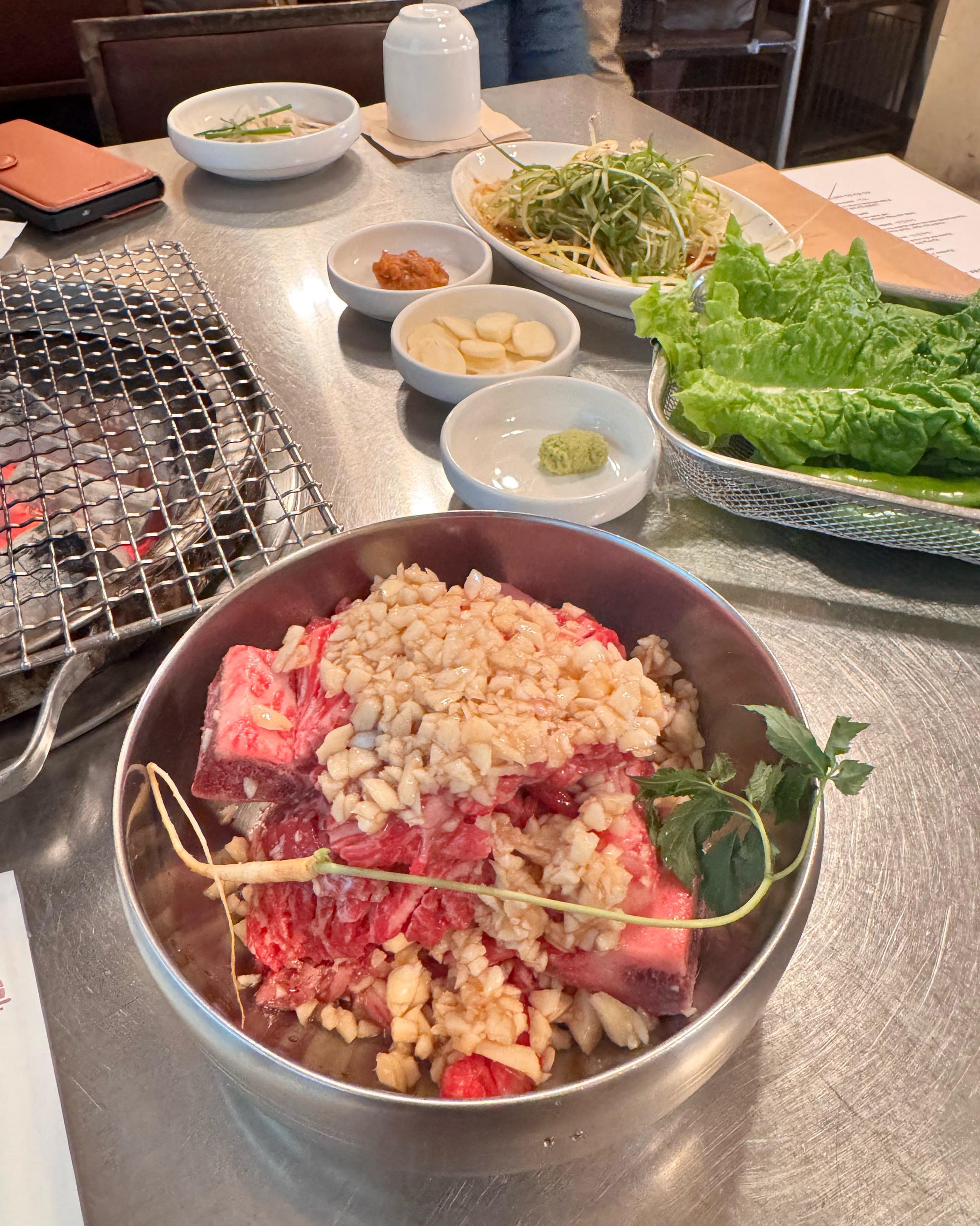 매장이 깔끔하고 고기질이 너무 좋네요 - 제주 맛집 명호마농갈비 연동본점