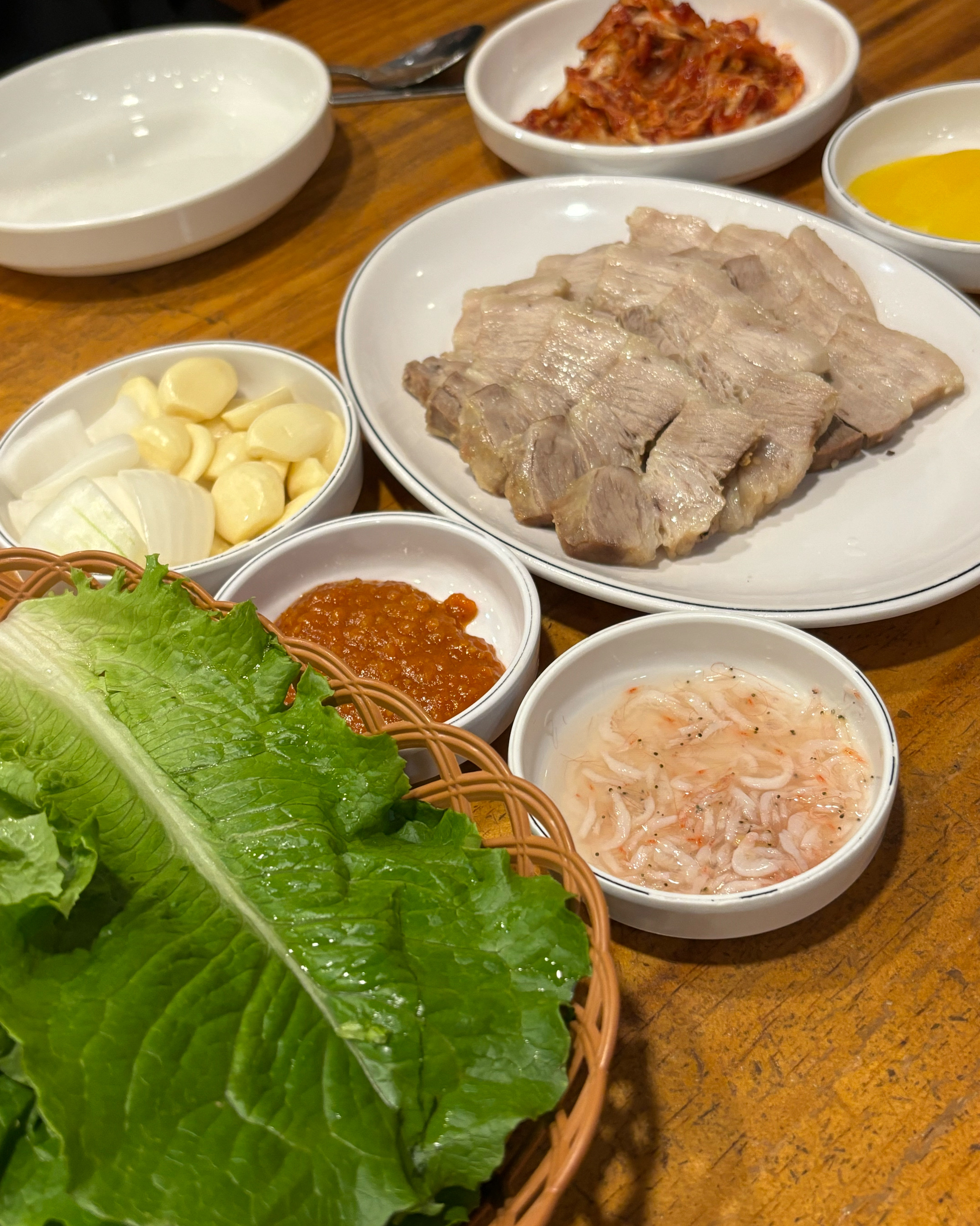 평일 점심에 30분 기다려서 들어갔습니다 - 대전 맛집 김화칼국수