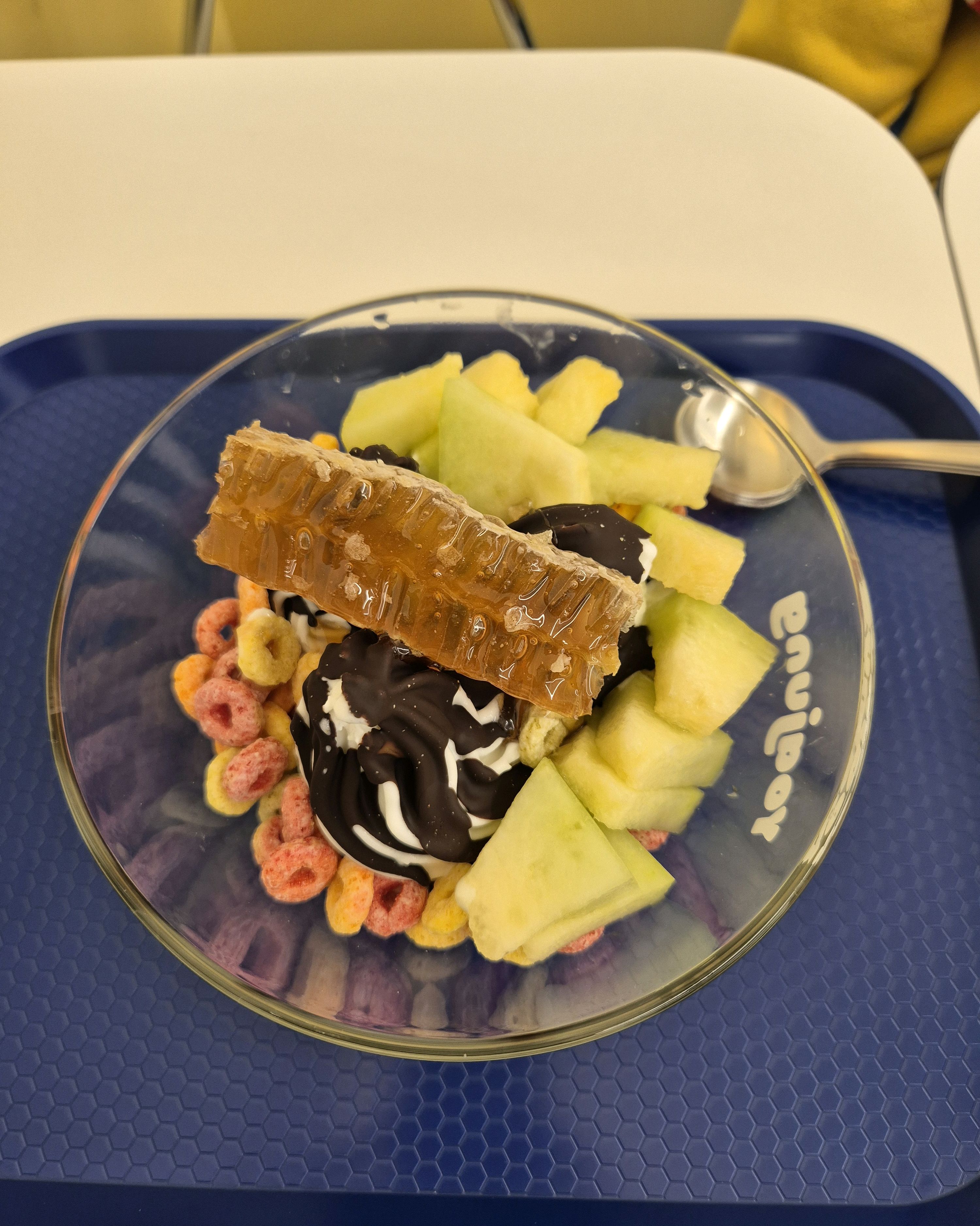 아이가 좋아해서 호평동에서 먹으러 왔어요! 초코쉘과 벌집꿀이 특히 맛있다고 하네요^^ 매장