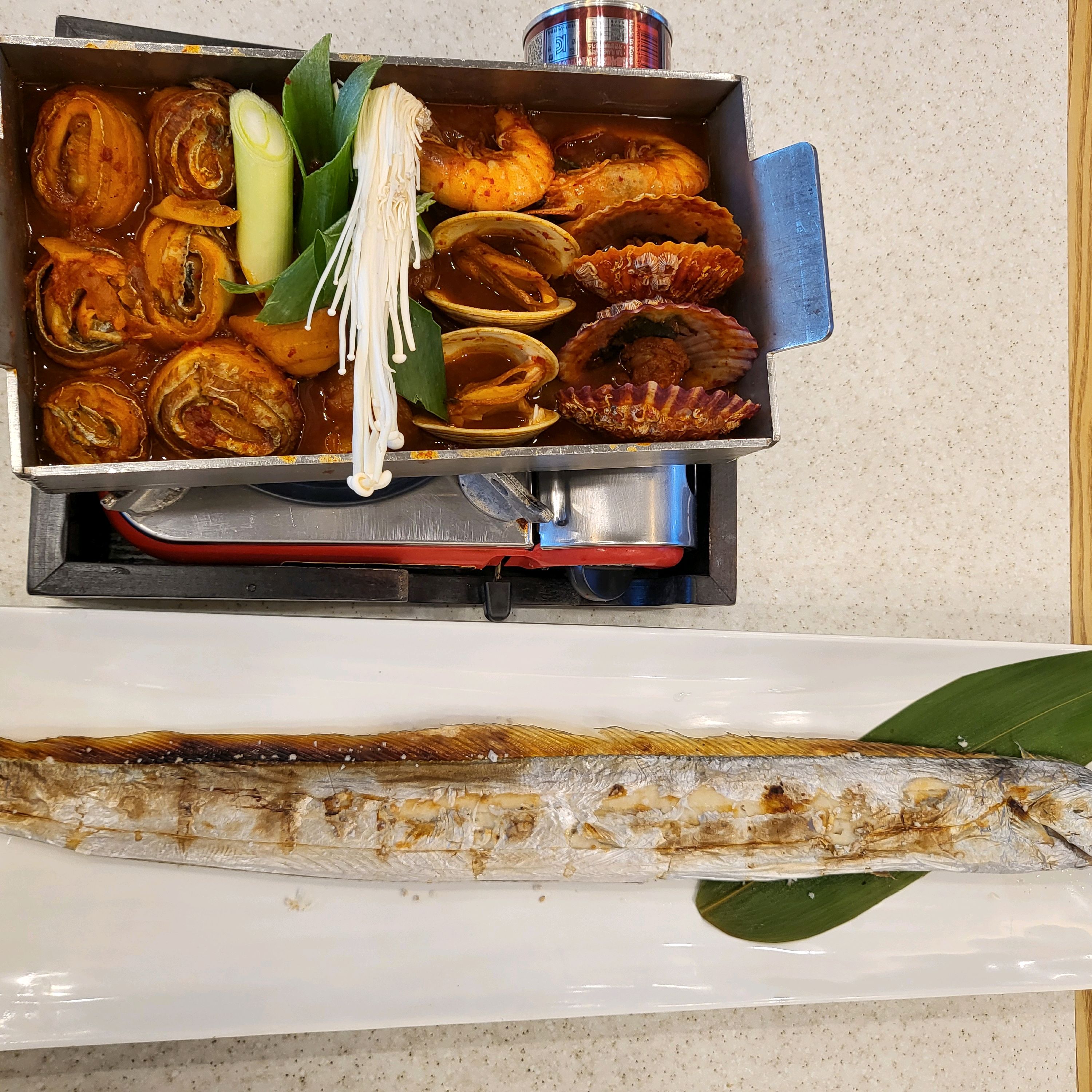 기본 반찬 알차고 맛있어요 - 제주 맛집 제주갈치도 협재 본점