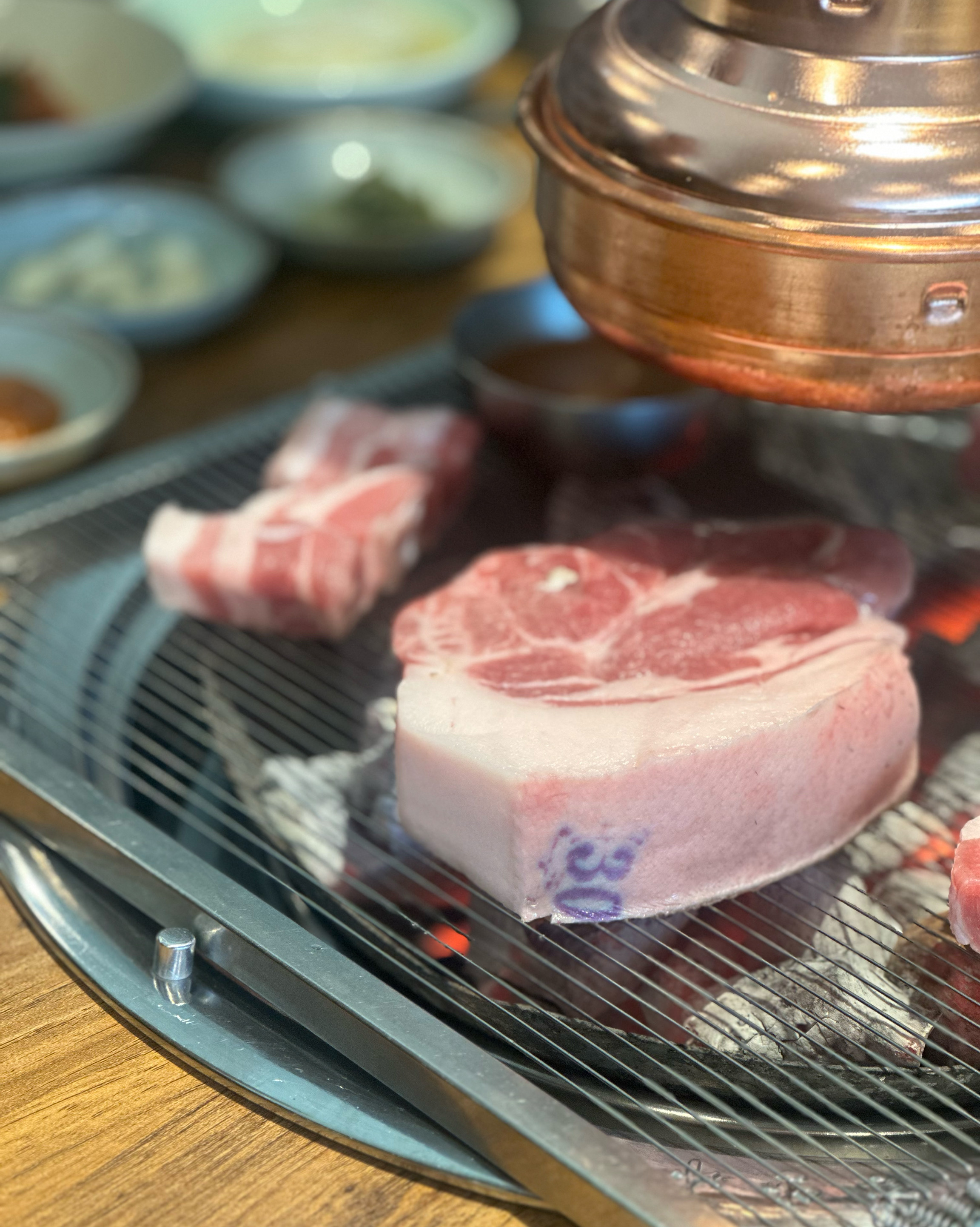고기도 직접 구어 주시고, 육즙이 살아있어요👍 - 인천 맛집 칠돈가 청라점