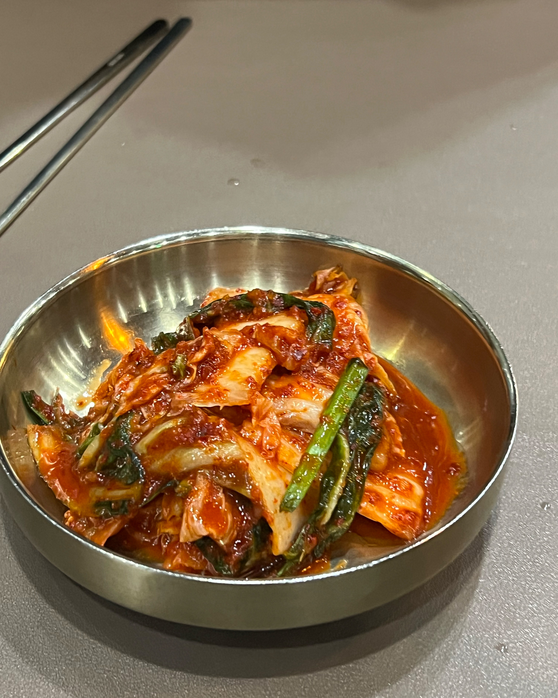 지금 2~3번째 오는데 진짜 시장 로컬 칼국수맛입니다 진짜 제가 먹은 칼국수중 면숙성 맛