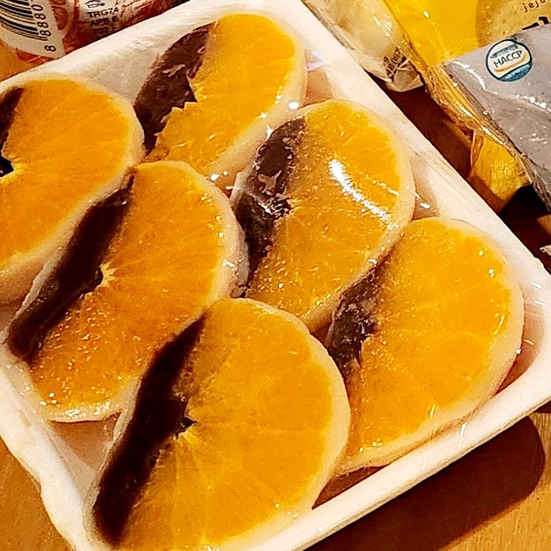 유명한 떡집이라 줄서서 구입해서 맛봤는데 맛있네요 - 제주 맛집 할머니떡집 오메기떡