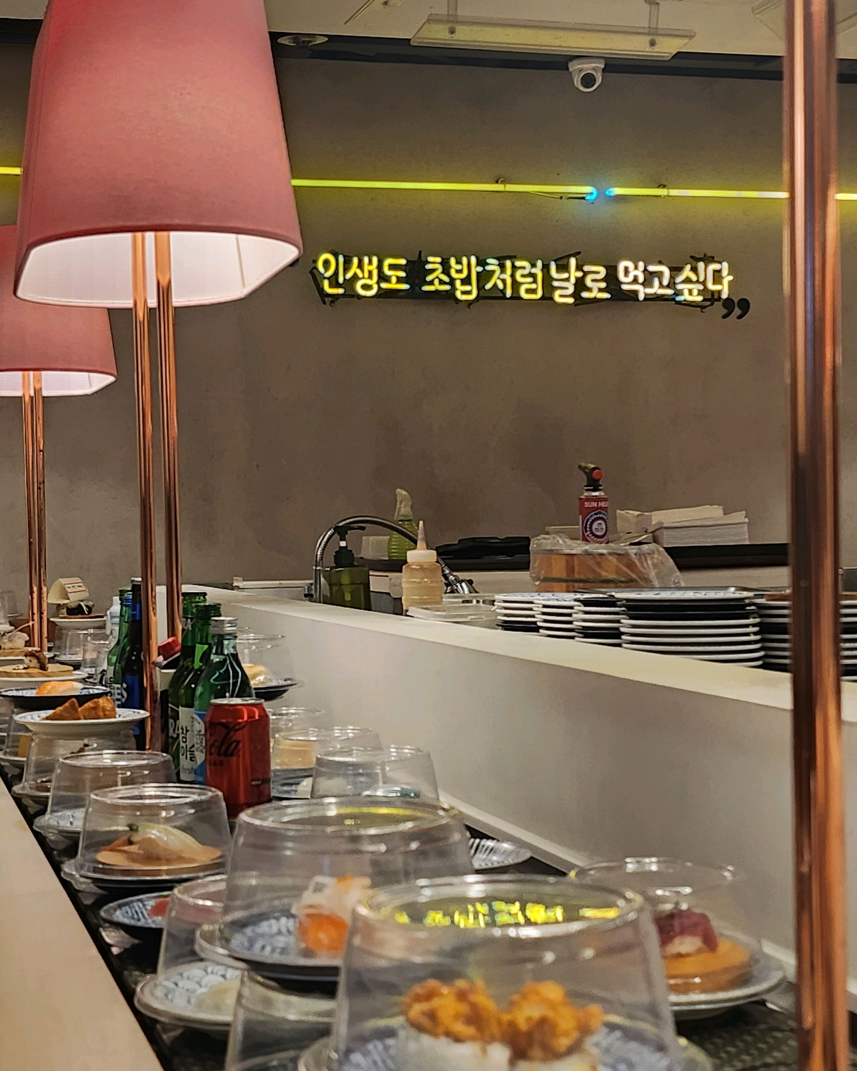 요즘 초밥이 정말 비싼데 많이 비싸지 않은 가격으로 배불리 먹을 수 있어서 정말 좋았어요.