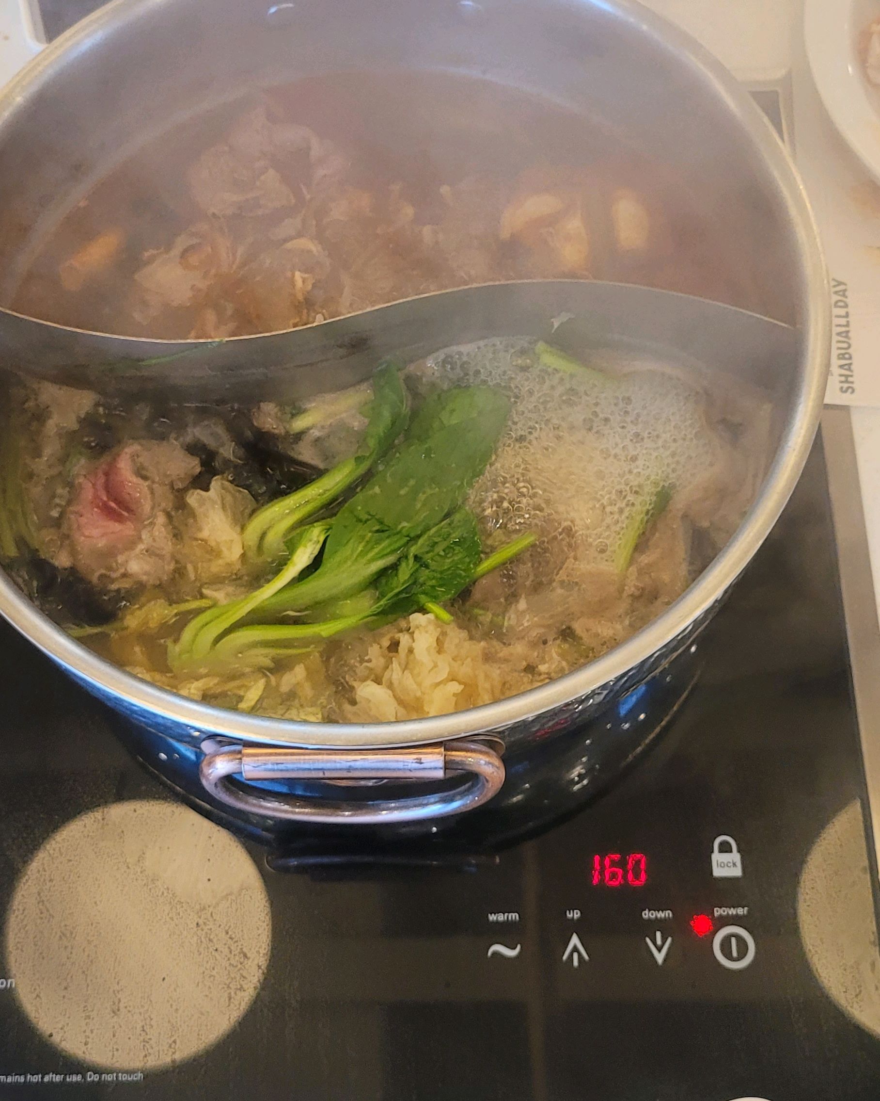 고기도 맛 있고. 샐러드 바도 다양해서 좋아요 - 의정부 민락 맛집 샤브올데이 의정부민락점
