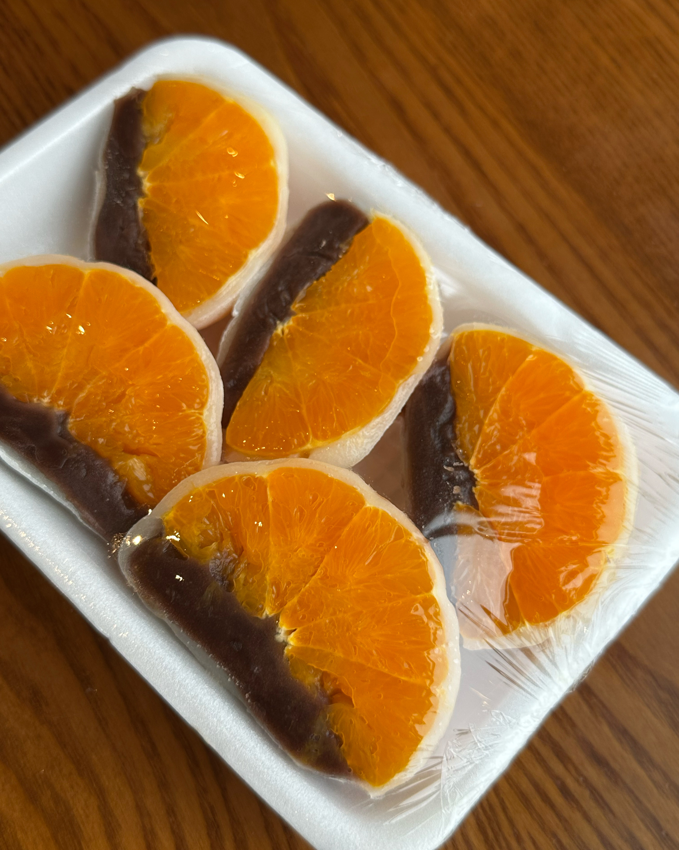 떡은 참 맛있었는데 계산하시는 어르신분 반말 틱틱 하시고 여쭤봐도 대답도 안하시고 여행와서