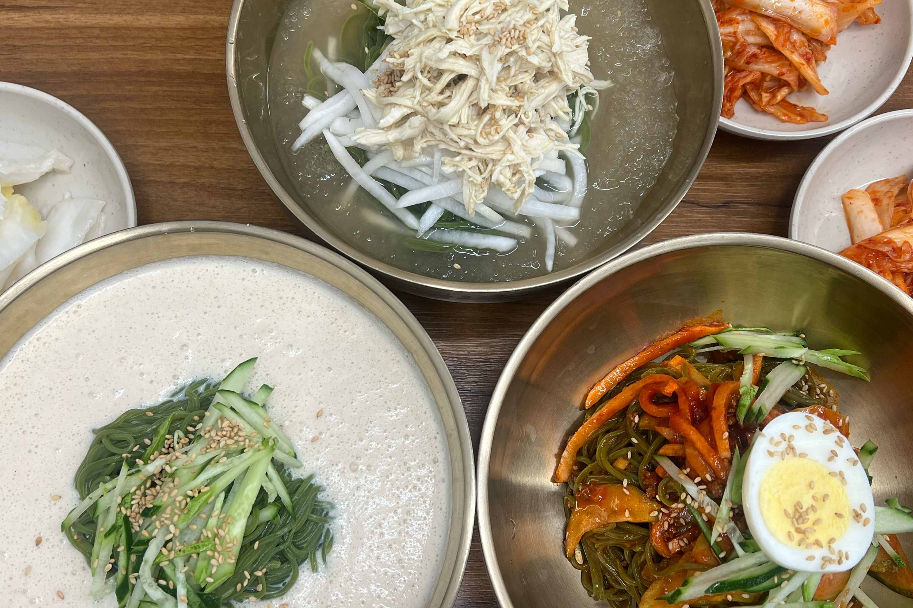 강남교자 강동역점에 여름메뉴가 출시되었다고 해서 다녀왔어요!!! 간 김에 세가지 다 뿌시고