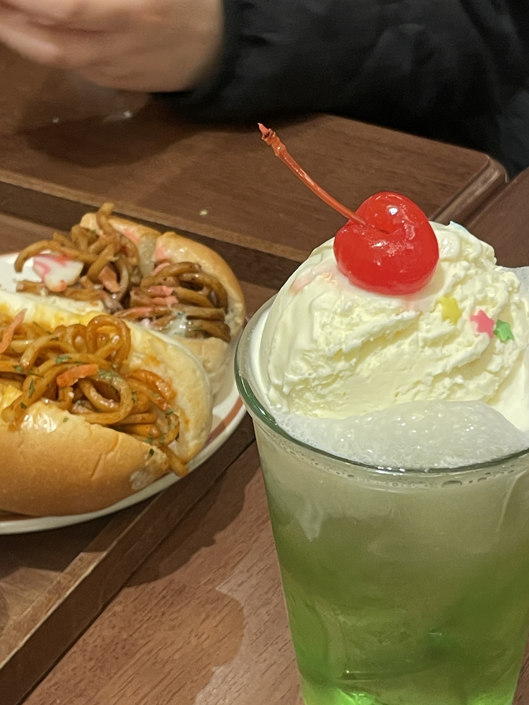 빵도 빨리빨리 채워지고 소진 된 빵도 중간중간 알려주셔서 친절하고 좋아요 - 대구 맛집 따끈따끈베이커리