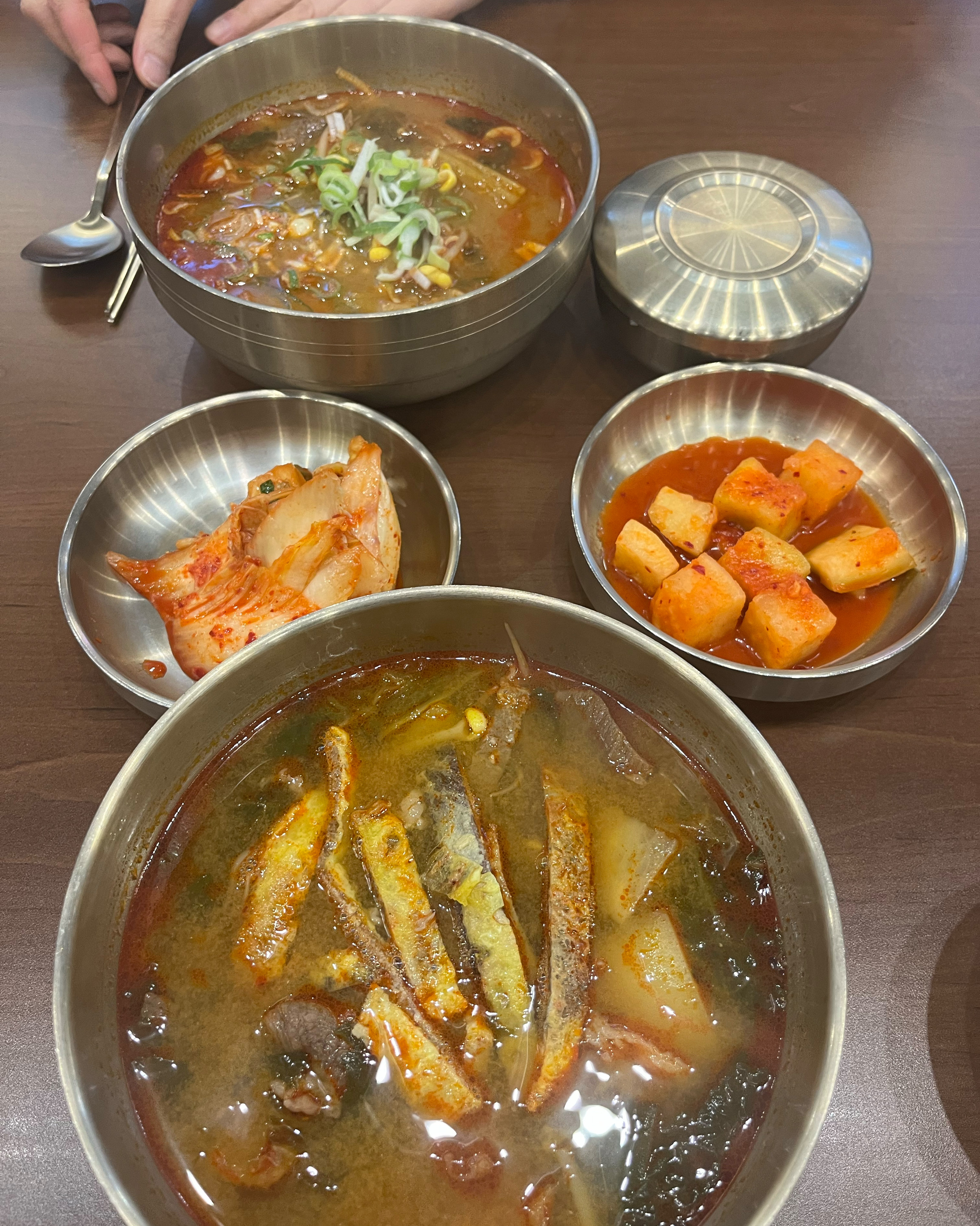 혼밥으로 오다가 야식이 땡겨서 밤에 아빠랑 같이 먹으러 왔어용!! 사장님 친절하시구 밤에