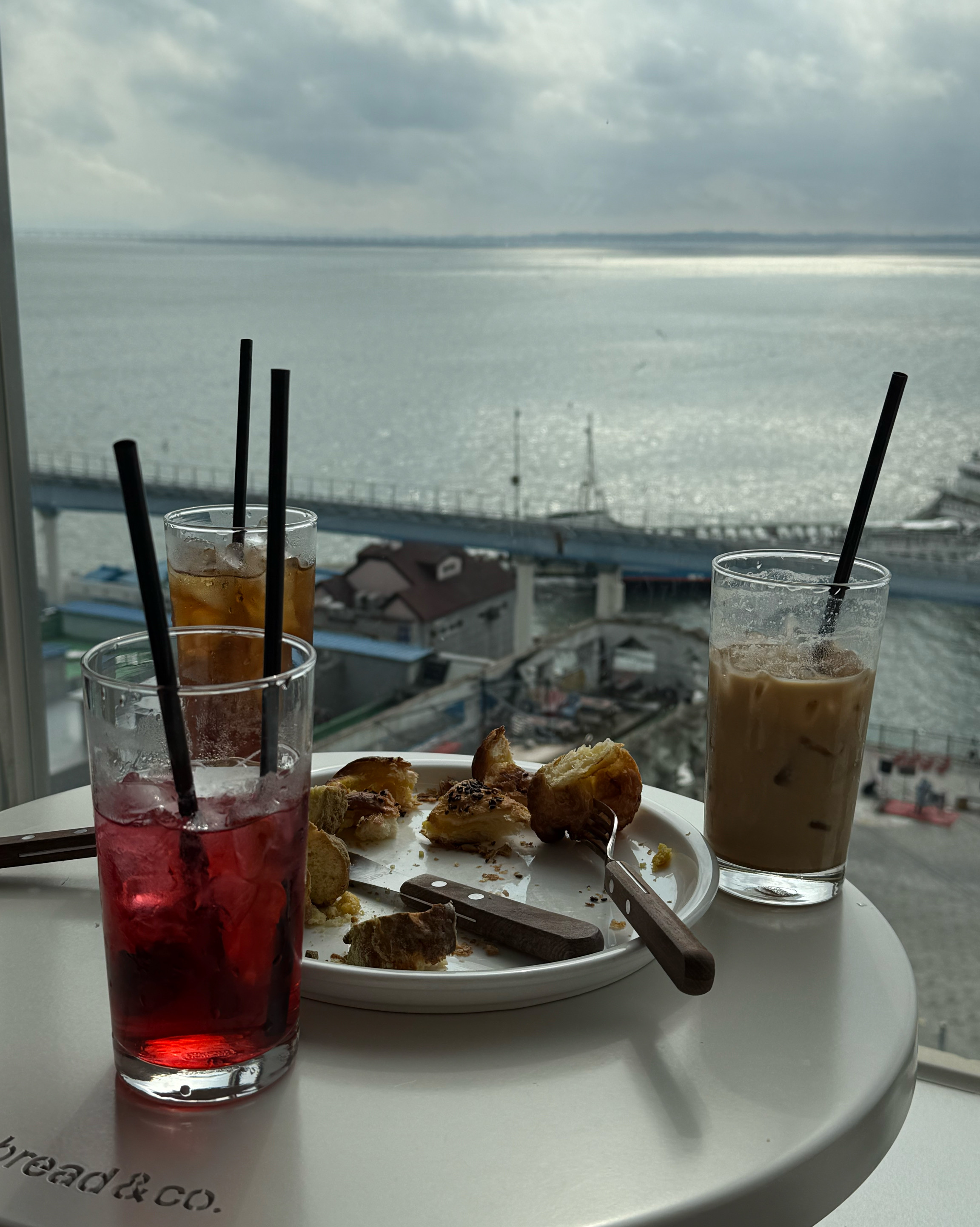 멋있고 맛있어요~~ - 인천 맛집 브레댄코 월미도점