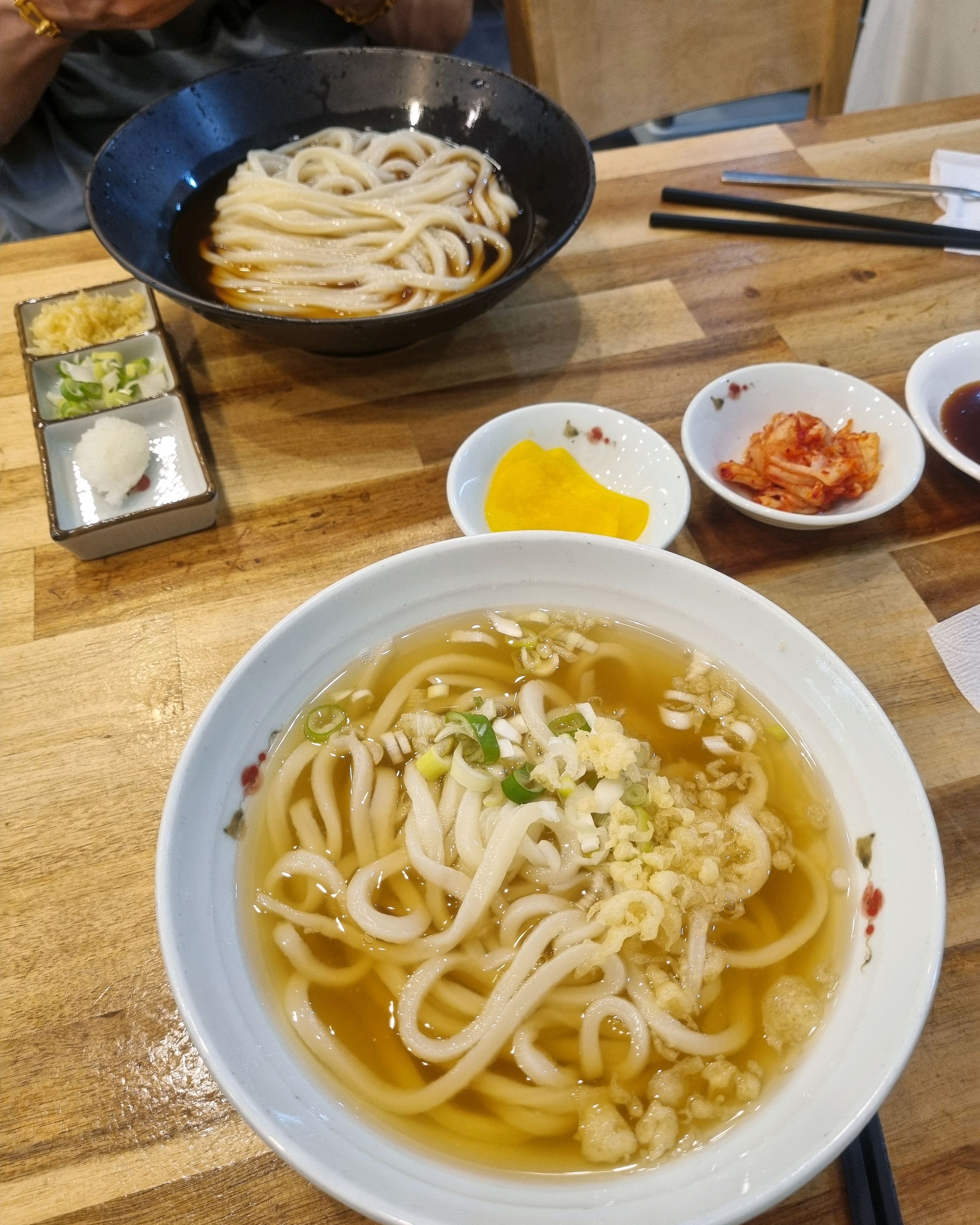 드디어 토미야!! 갔어요. 주변 지인들 3명은 맛있다고 해서 부푼마음으로 도착! 일부로 조