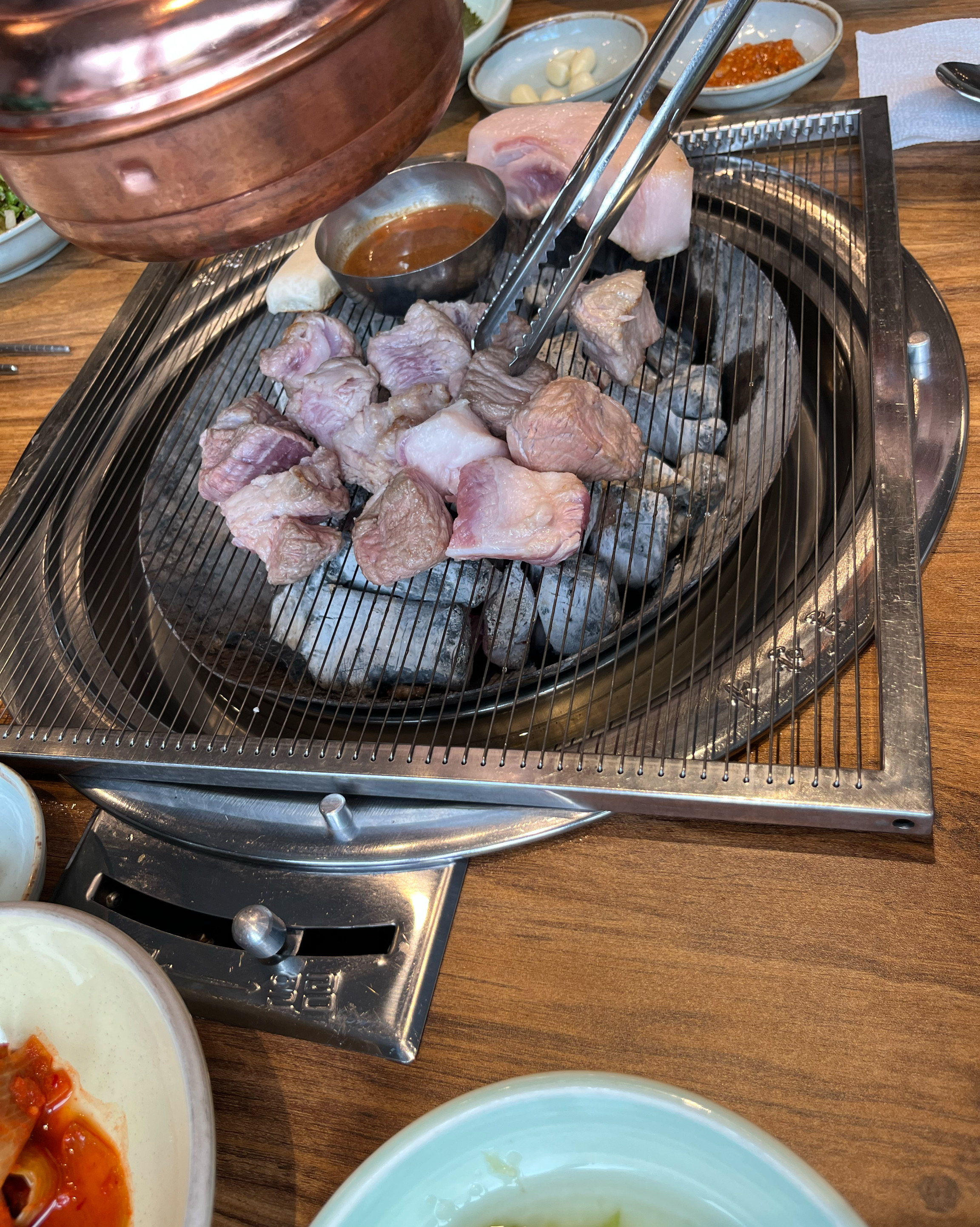 어버이날 맞이 부모님과 함께 식사했습니다.🩷흑돼지 맛나요😆 - 인천 맛집 칠돈가 청라점
