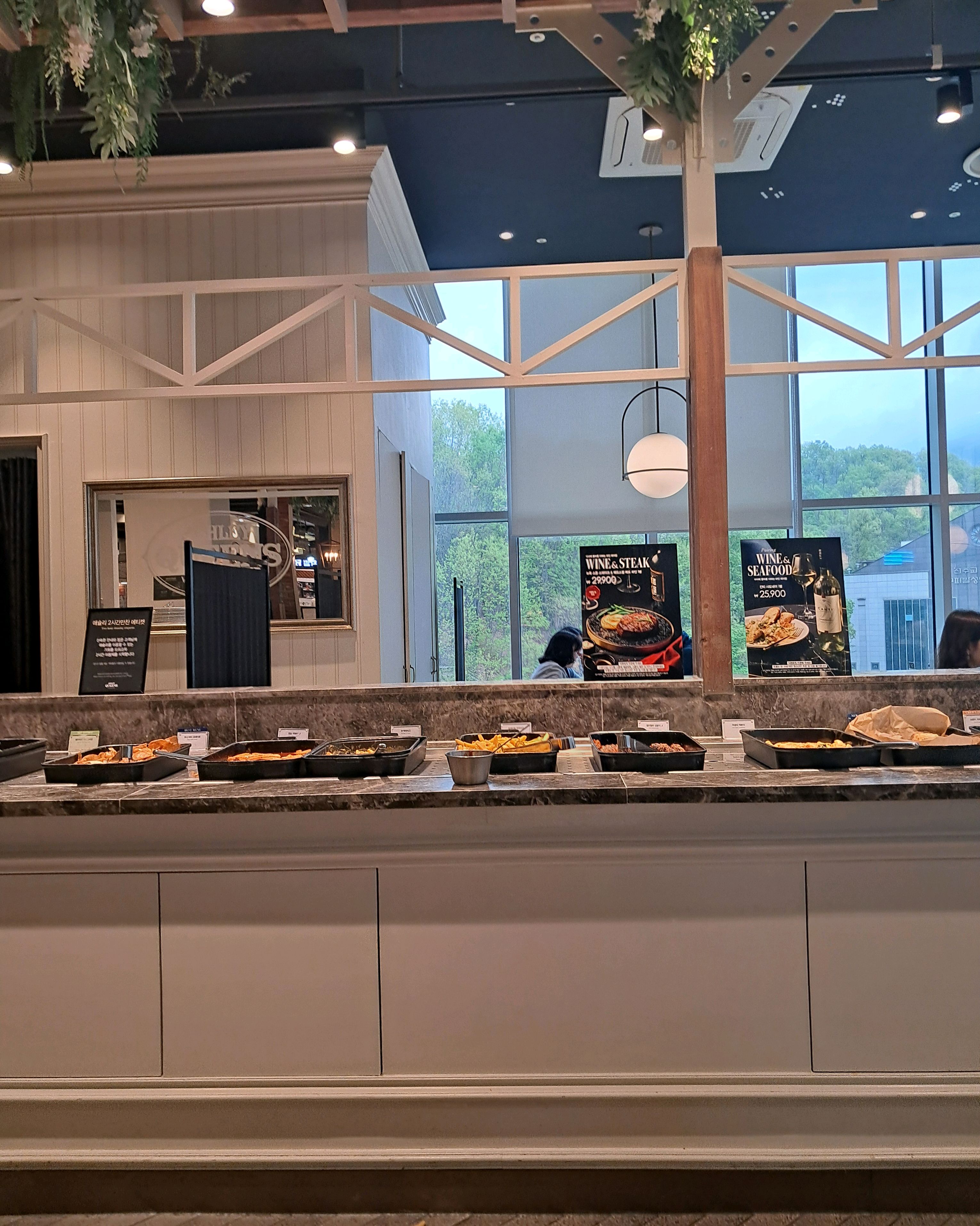 환갑을 기념함며 소소하게 가족들과 식사하러 애슐리 왔습니다 - 구파발 맛집 애슐리퀸즈 롯데몰 은평점