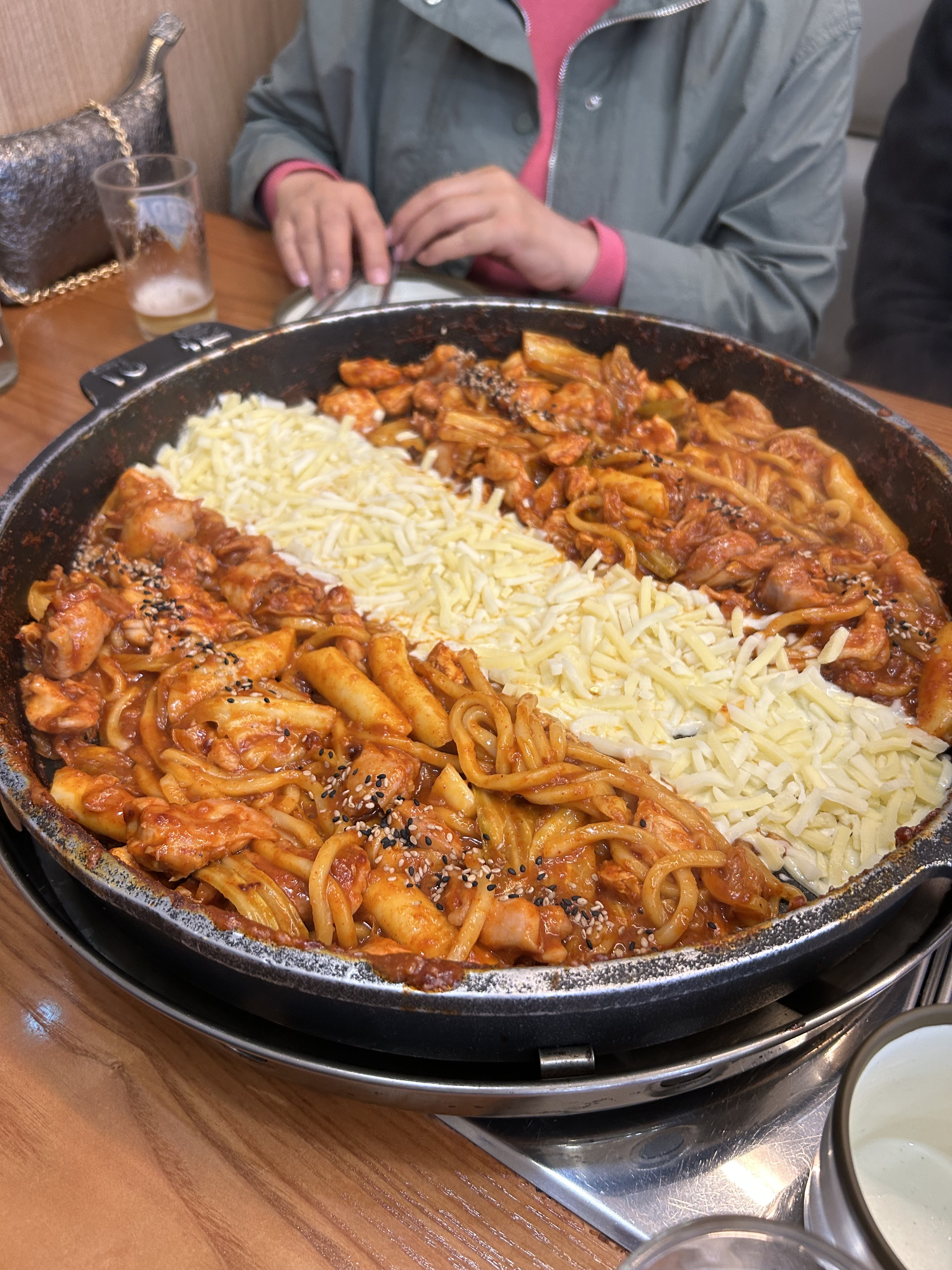 치즈도 듬뿍 〰️ 양도 많고 ㅎㅎ 맛도 좋고 ㅎㅎ 가족들과 천안나들이 왔다가 맛나게 먹고가