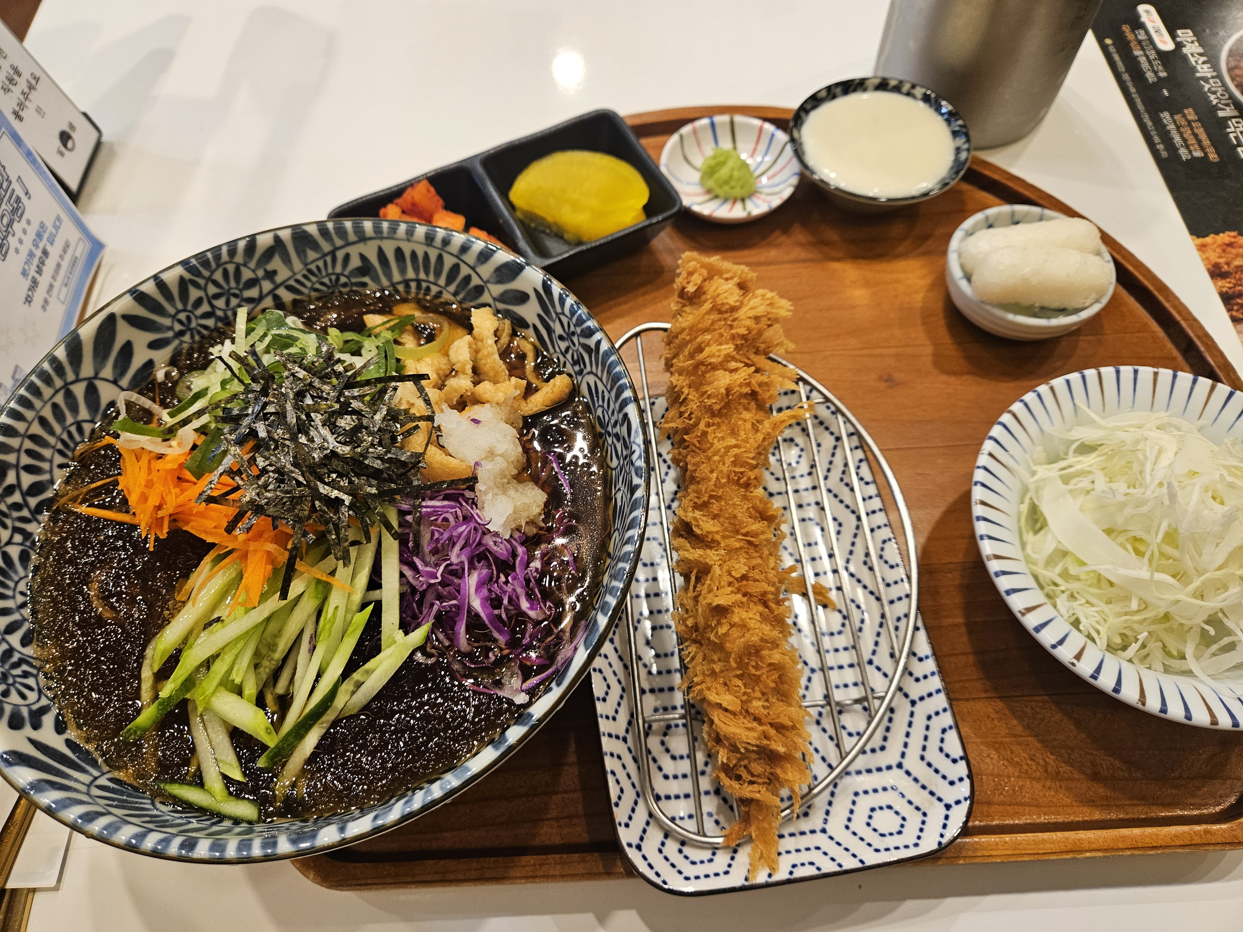 음식 깔끔한데다가 혼밥하기 부담 없는 차분한 공간이에요 부천시청역 오며가며 혼밥하기 딱 좋