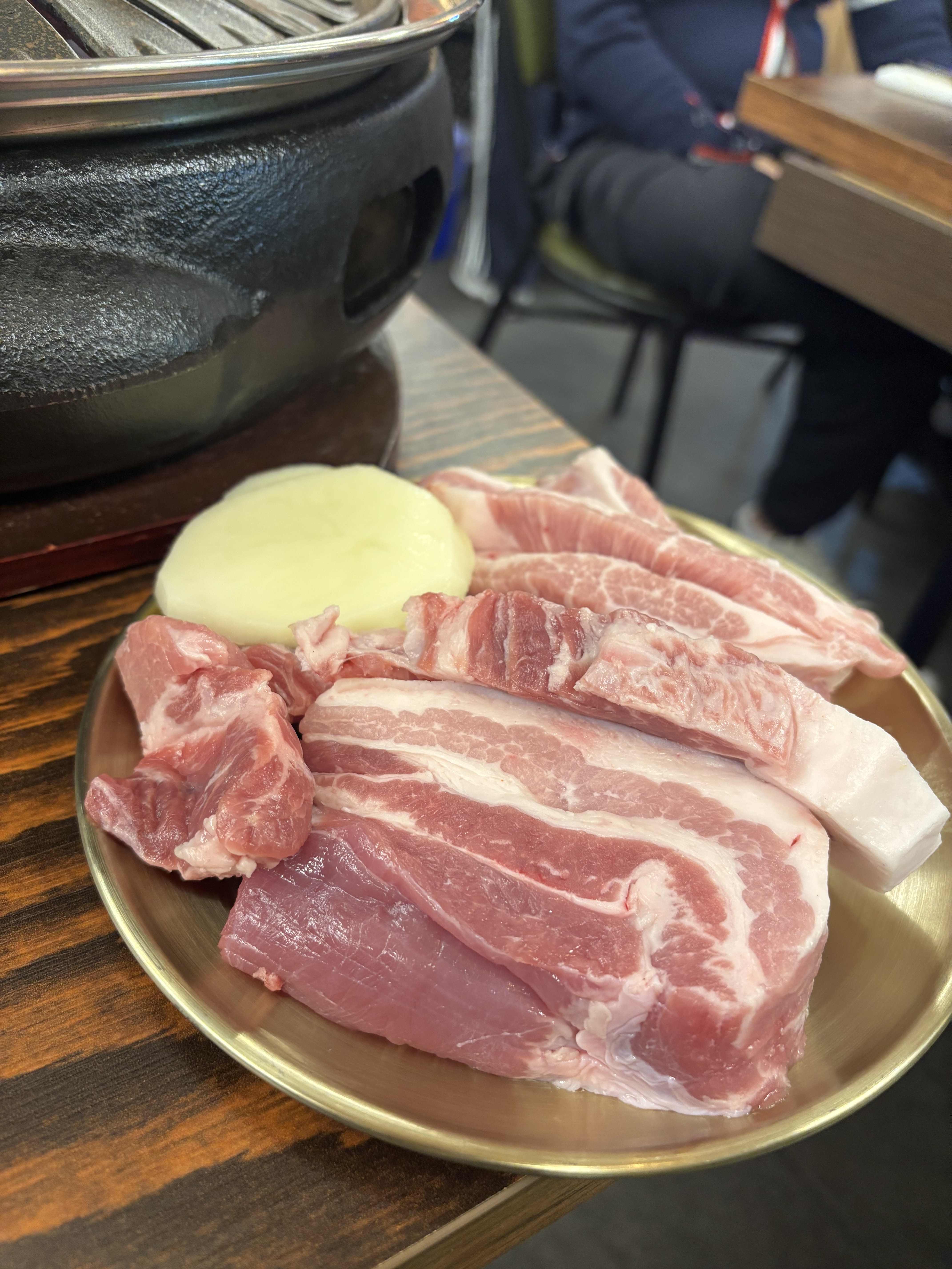진짜 진짜 맛있어요 ! 고기가 입에서 사르르 녹아요 ! - 천호동 맛집 천호돈 천호본점