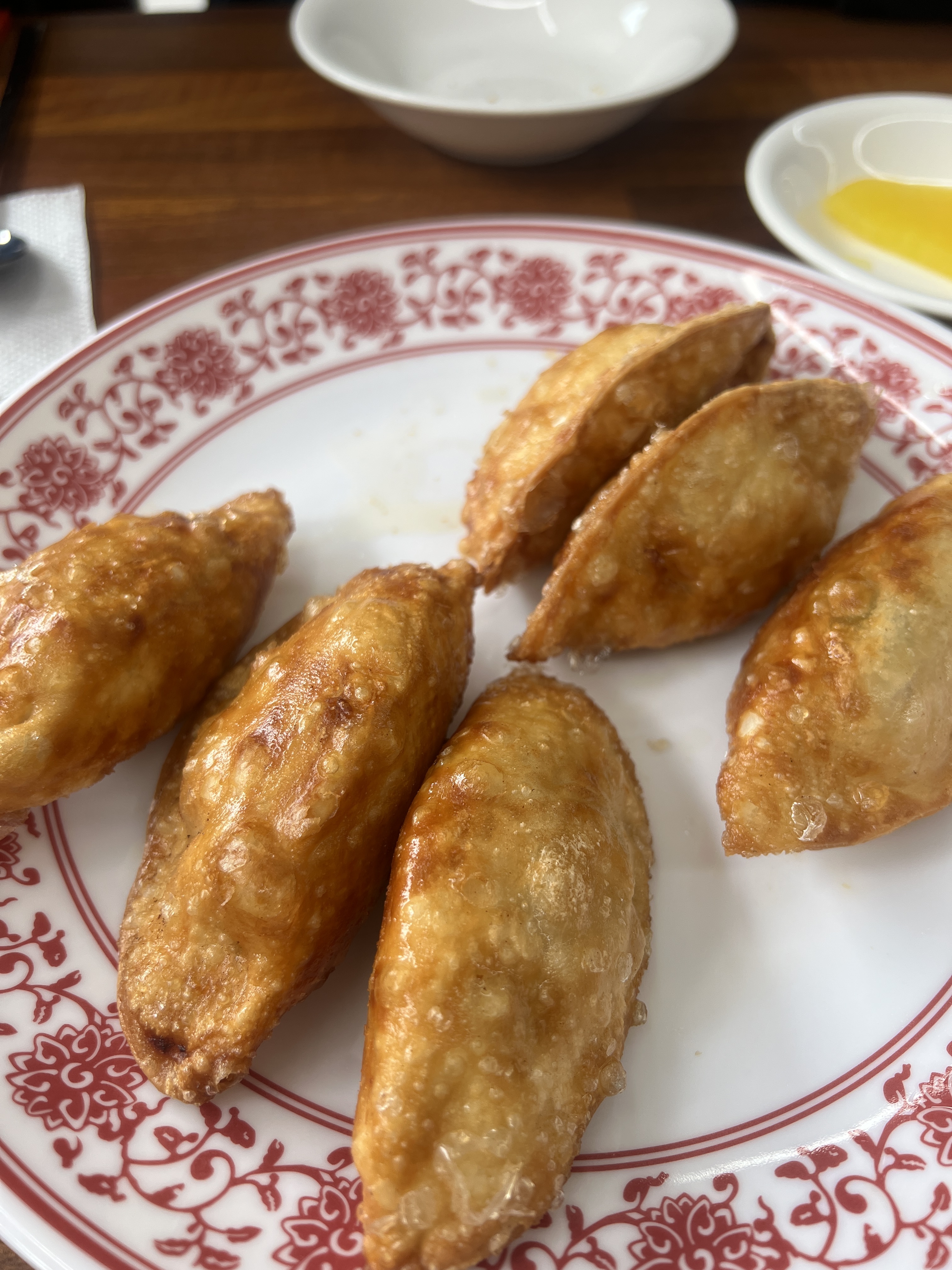 와우 여기 부추찐만두 대박 이네요........... 남자친구가 맛있어 죽을라그래요....