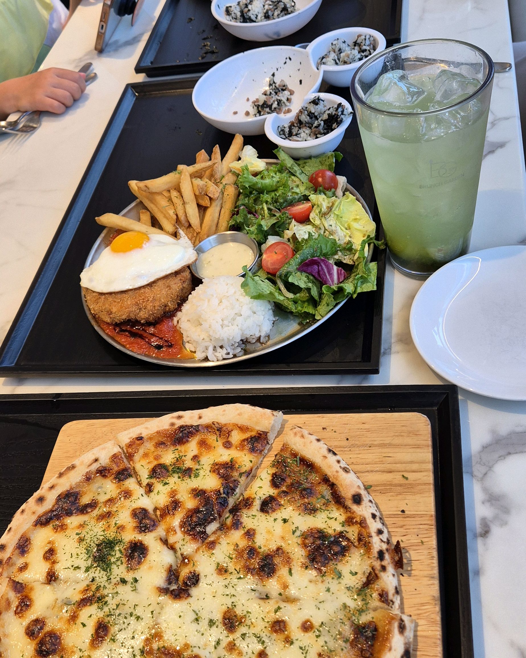 너무 맛있고 미취학 아이랑 오기 참 좋은거 같아용!! 주먹밥도 줘서 애기 식사도 신경안써도