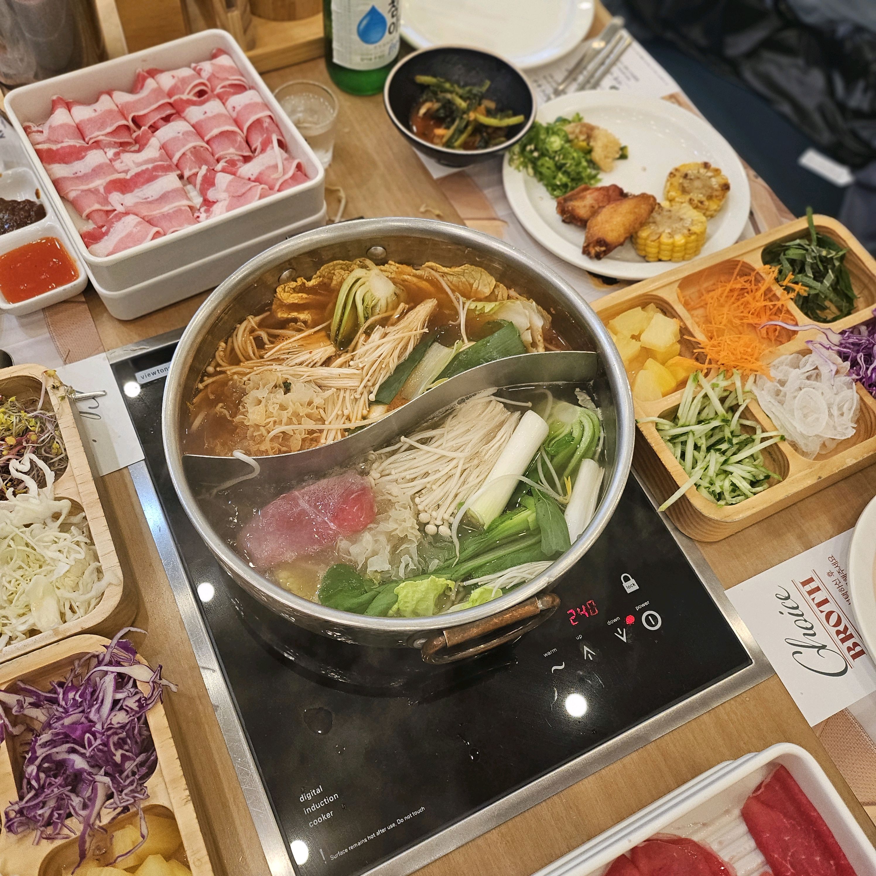 샤브올데이 처음으로 왔는데 음식들이 전체적으로 신선 맛있었습니다. - 청주 복대동 맛집 샤브올데이 청주복대점