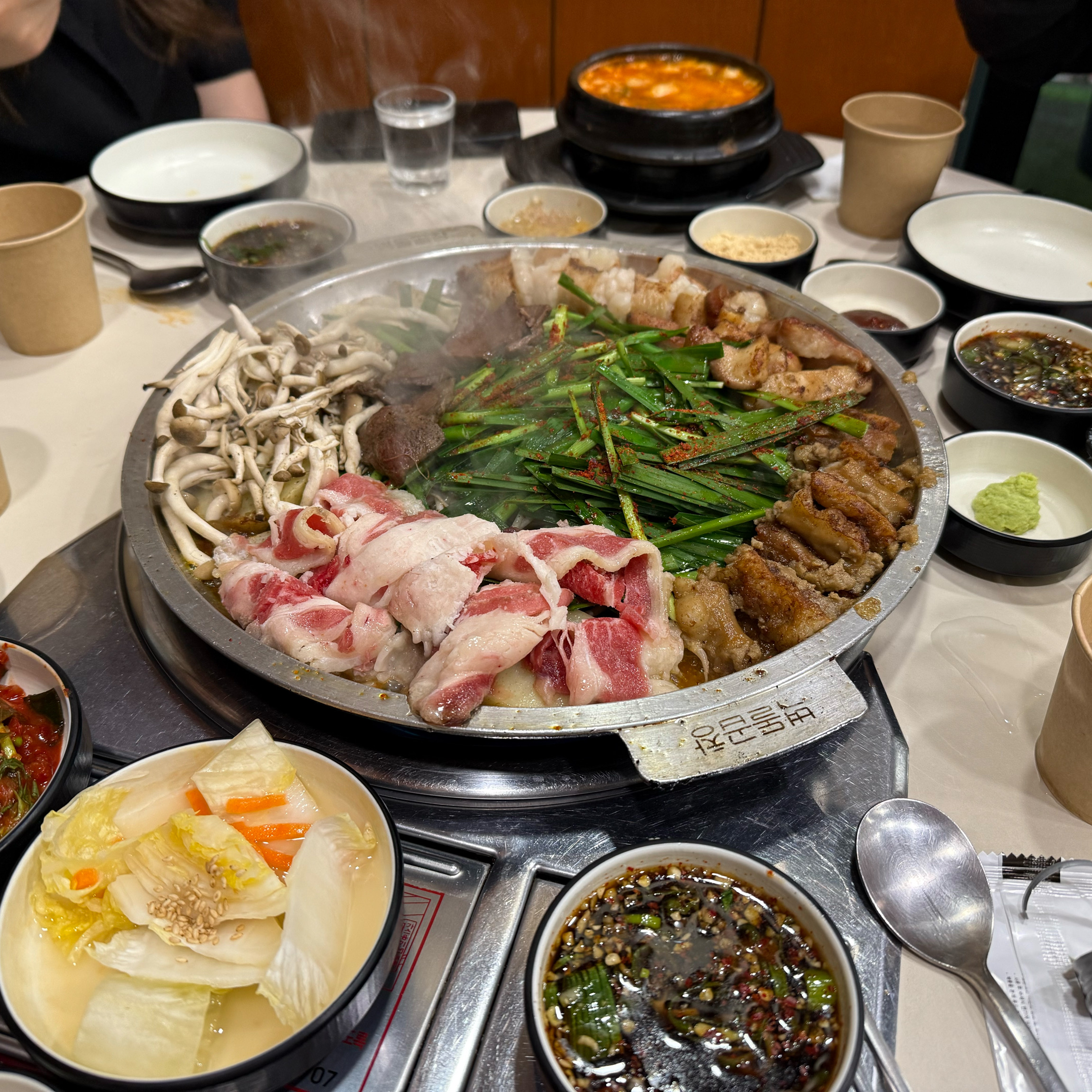 존맛 친구들 모임으루 왔어요 예약 했는데 - 불당동 맛집 벽돌곱창 천안불당점