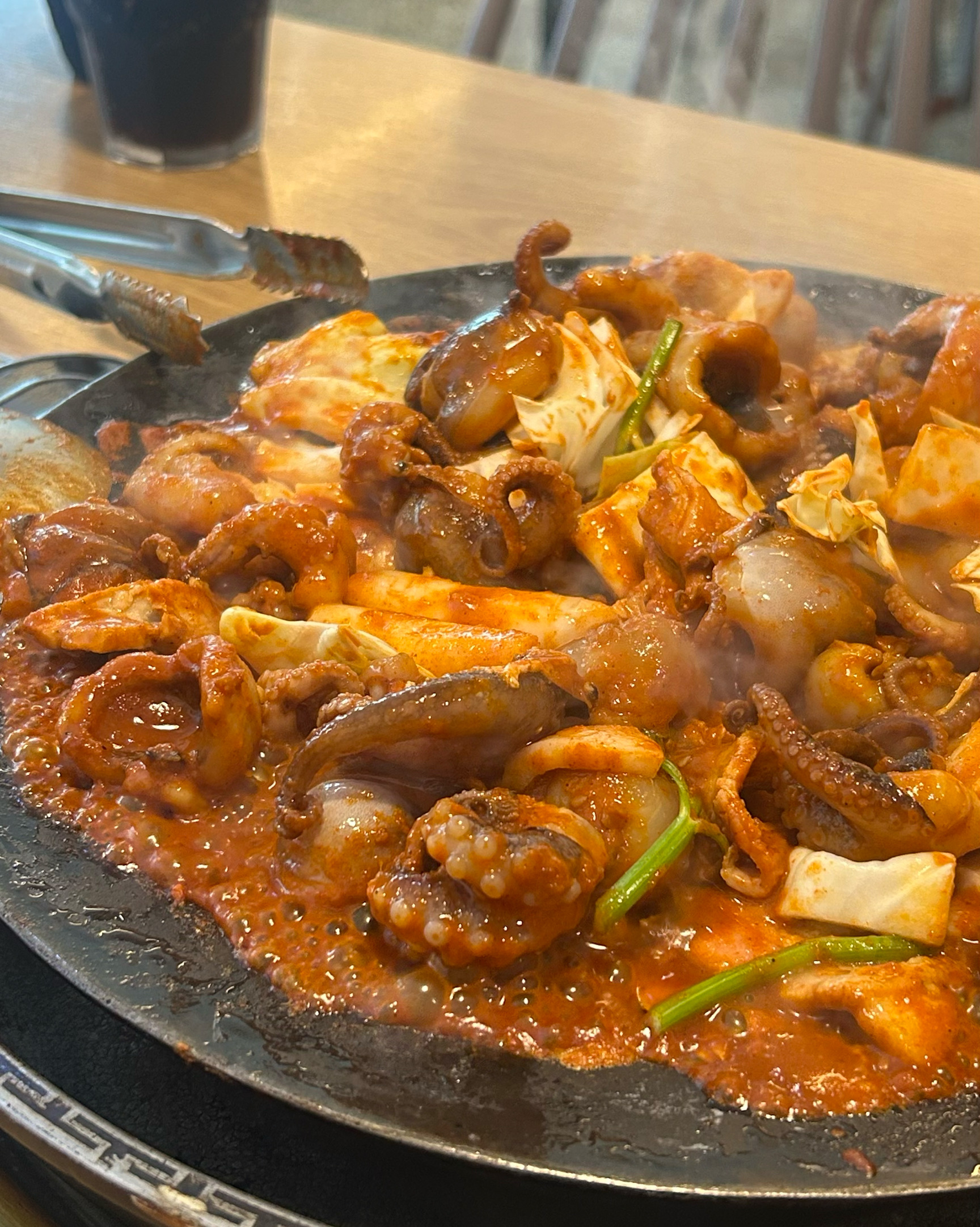 평이 좋아서 와봤는데 매콤하고 넘 맛있어요! - 제주 맛집 매우릉쭈꾸미 함덕점
