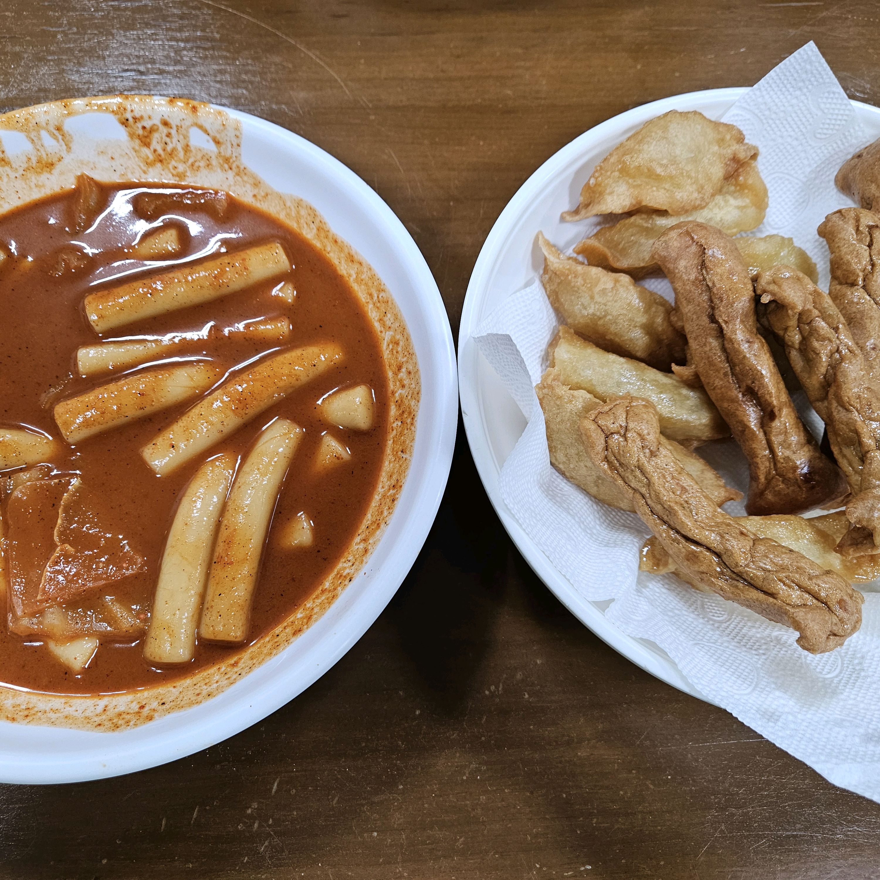 대구 가면 필수 코스 처음 맛 보면 이게 무슨 맛이지 하는데 나중에 생각나는 맛^^ 오뎅 