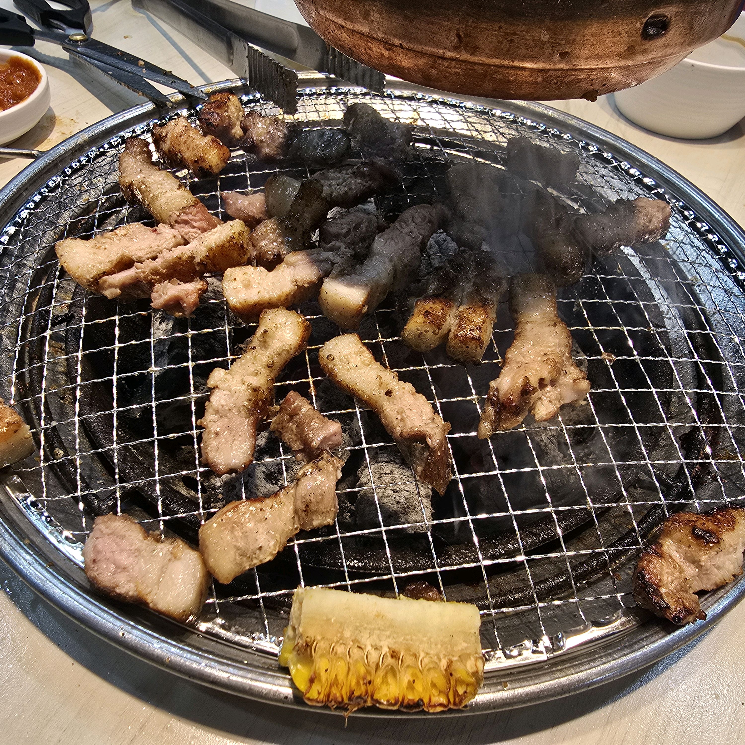 처음 방문했는데 친덜하게 설명 해주셔서 잘 이용 할 수 있었습니다~ 무엇보다도 음식도 넘