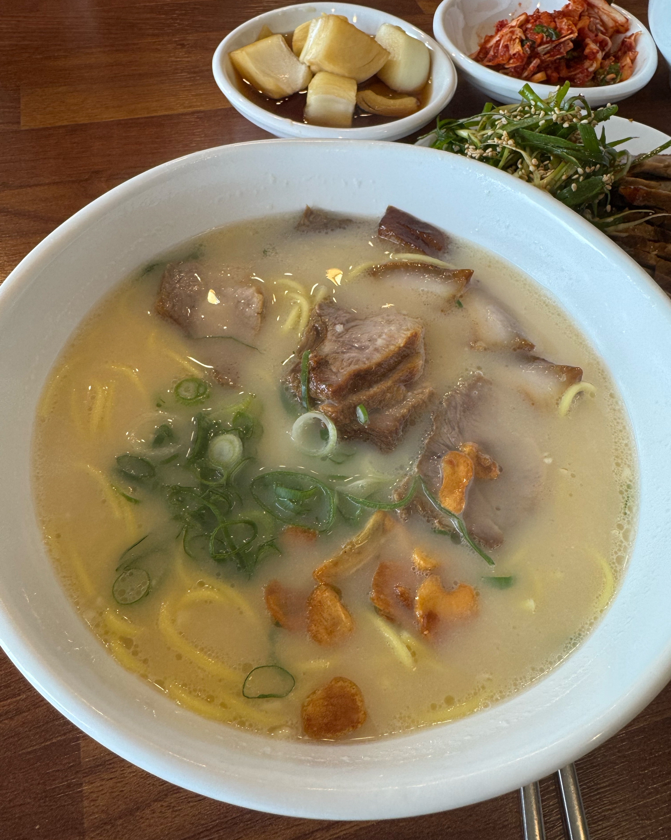 전에 한번 왔다가 너무 맛있어서 또 왔어요! 항상 맛있고 가격이 착해요! - 제주 맛집 언덕집국수