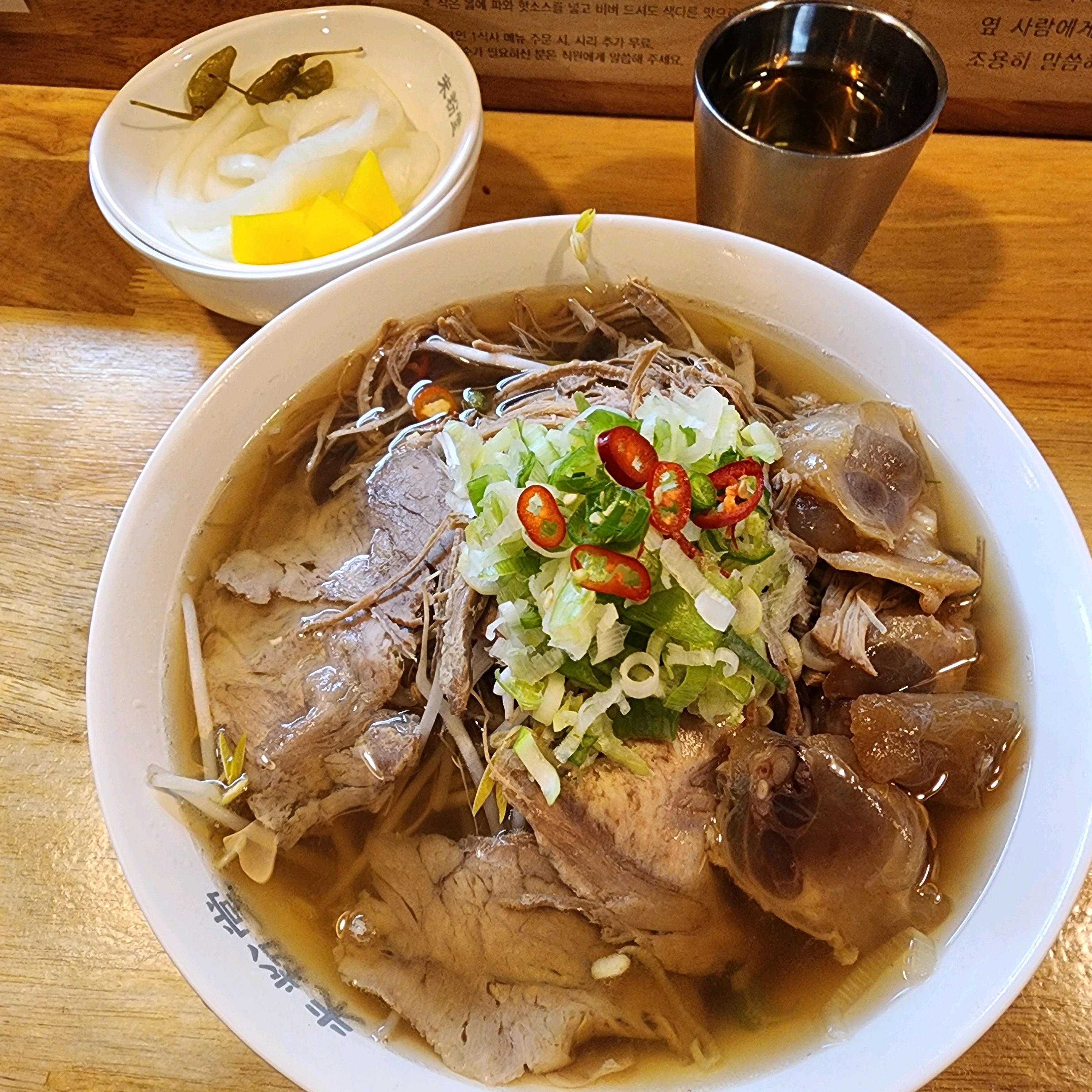미분당 처음 와봤는데 아늑하고 조용한 분위기에서 식사할 수 있어서 좋아요 매장도 청결하고