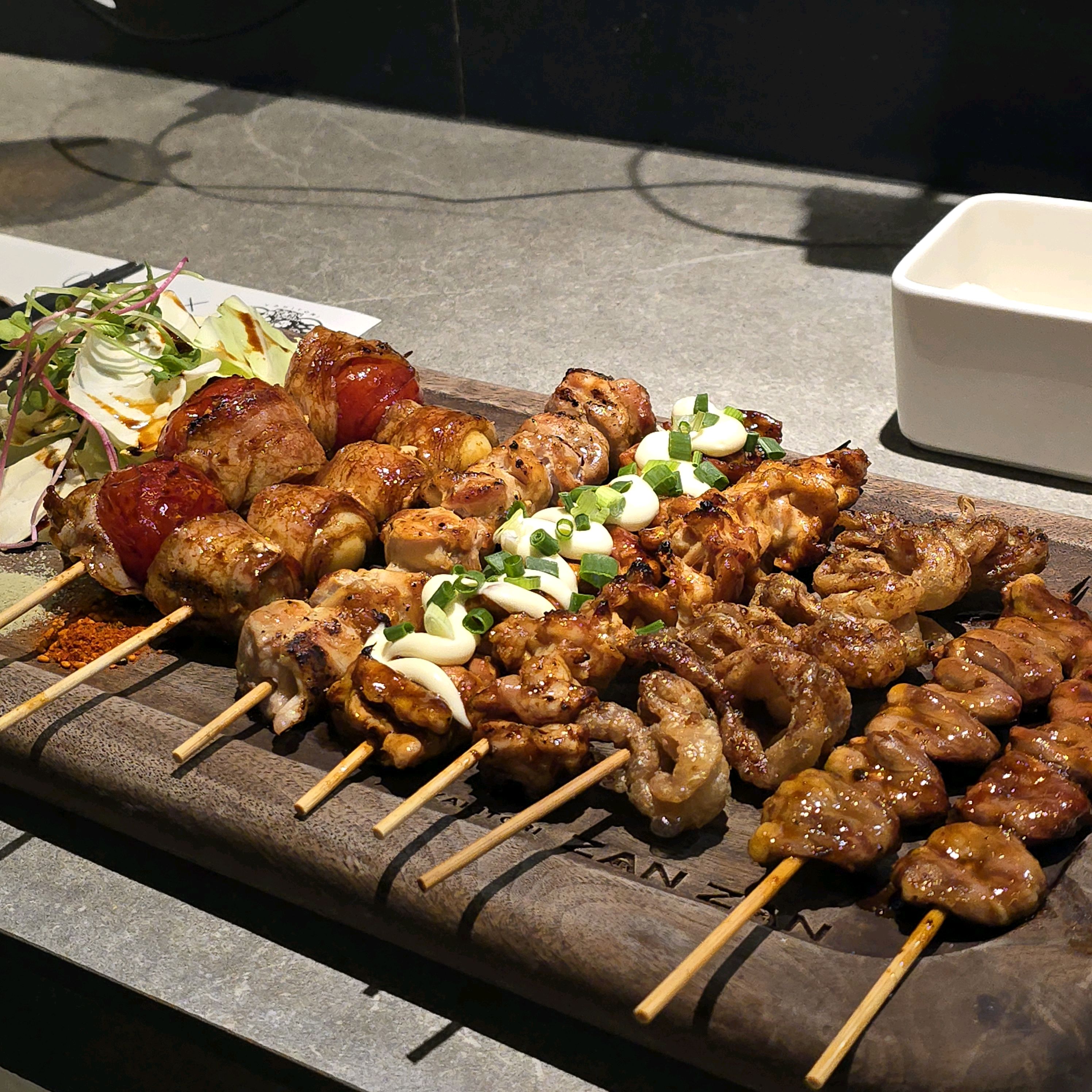 분위기도 너무 좋고 안주도 하나하나 너무 맛있어서 계속 주문하게 되는 안주 맛집 술집! 생