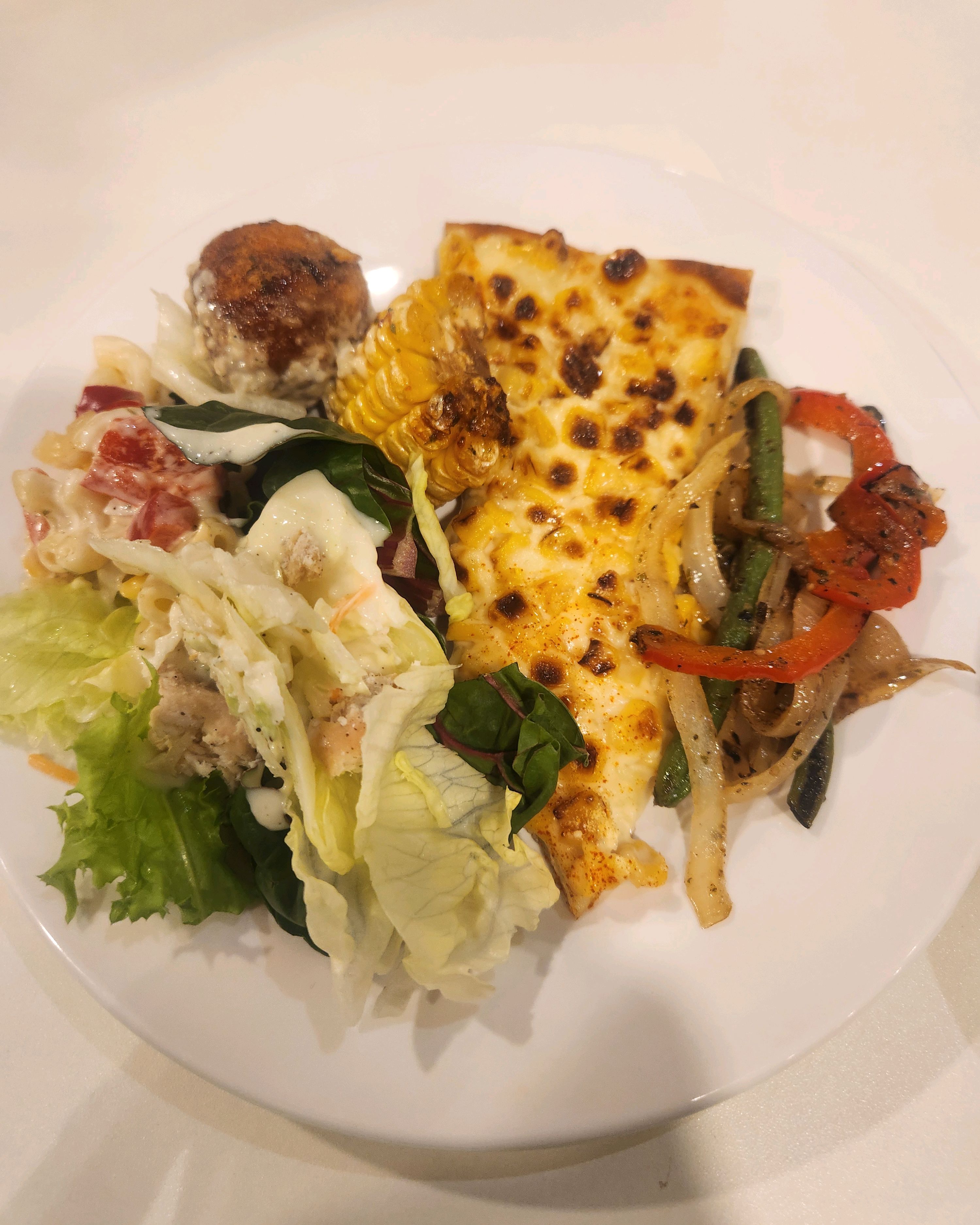 오랜만에 방문해도 예전과 똑같은 분위기가 좋았고 피자 역시 다양하게 맛볼수 있어서 좋은거 