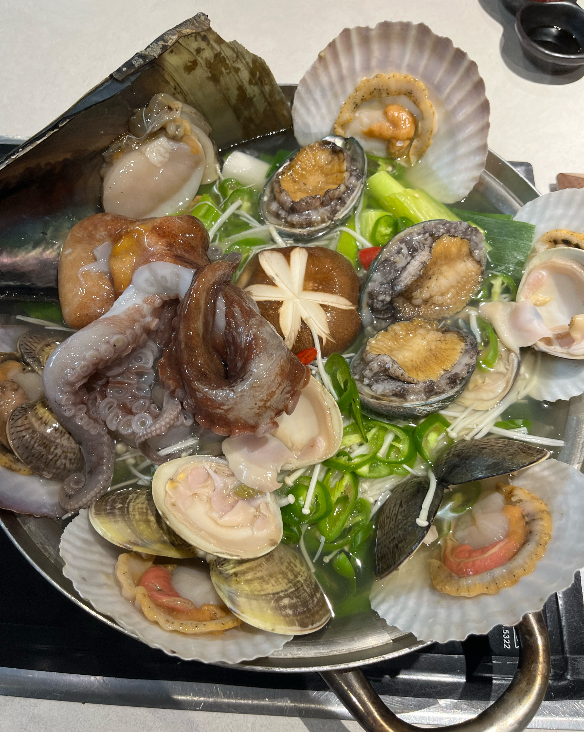 가족들이랑 맛있게 먹었어요. 국물이 깔끔하니 좋았어요 다음에도 기회가 되면 방문할게요! - 대구 맛집 복길&조돌해녀