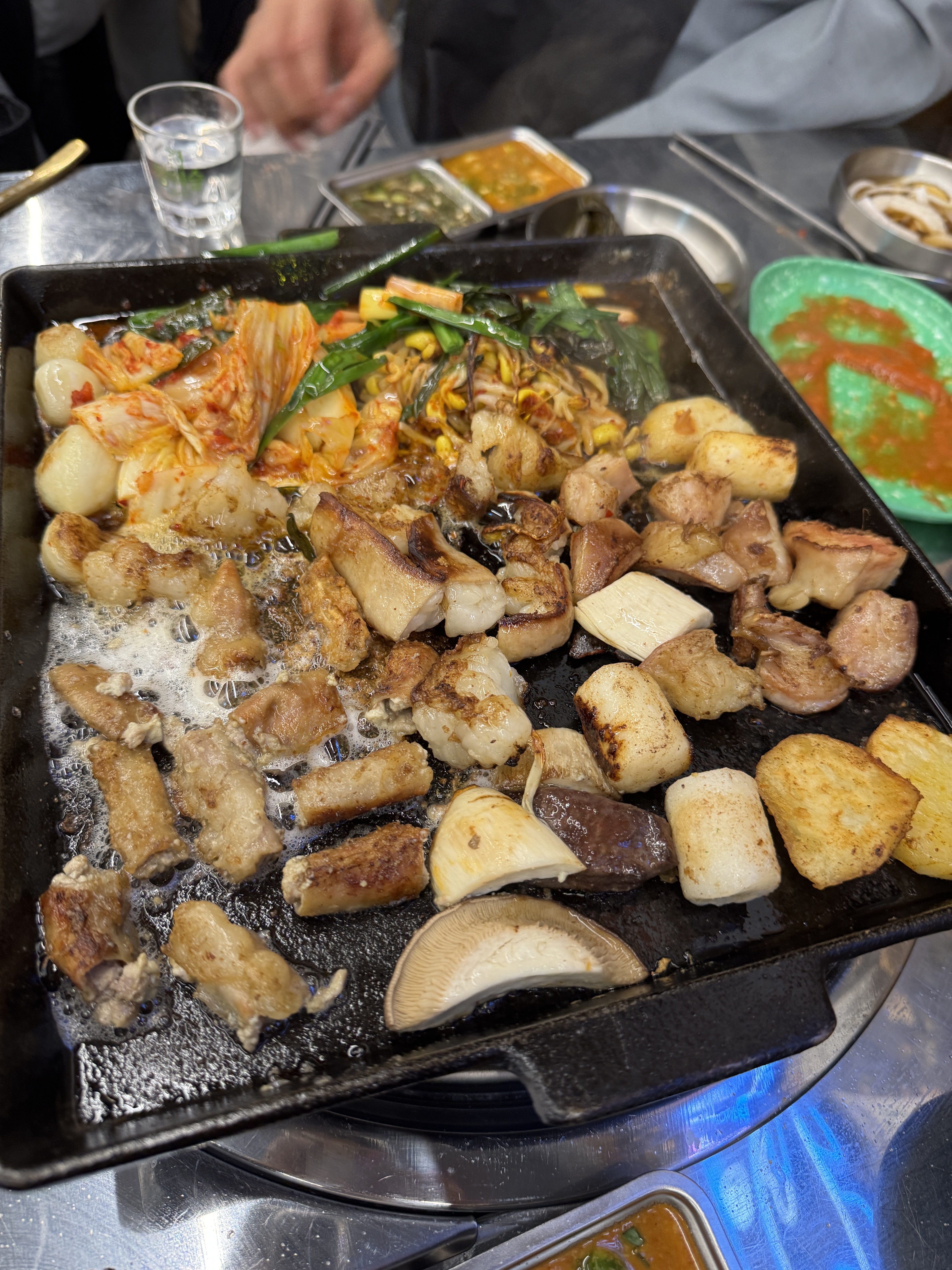 아이와 방문했는데 아이 먹을 수 있는 미역국이 나와서 좋았어요. 친절하시고 음식도 맛있었습