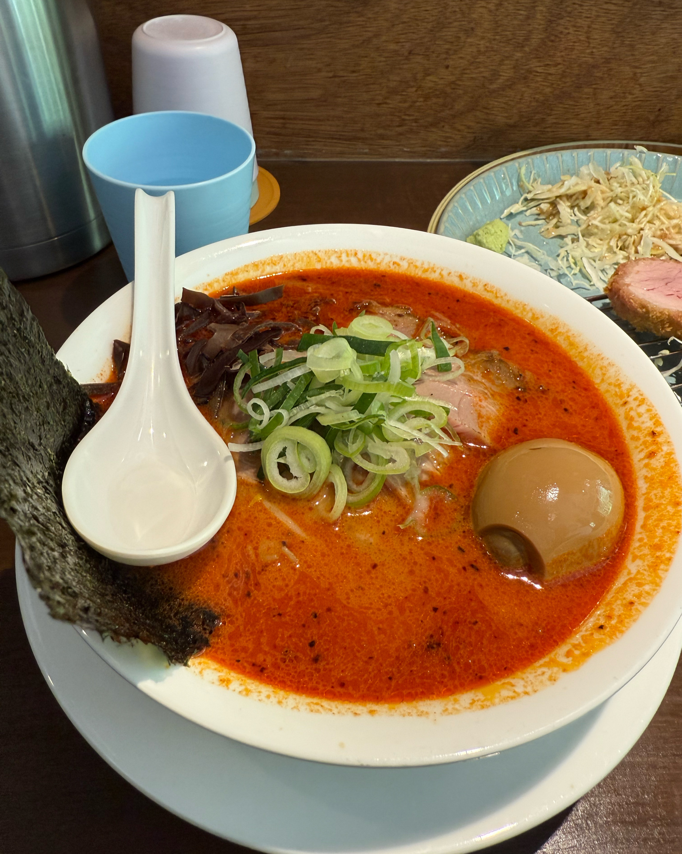 정말 인생라멘집 입니다 낮12시에 해장하러 왔지만 이건 맥주없이 마실수없어요..... 너무