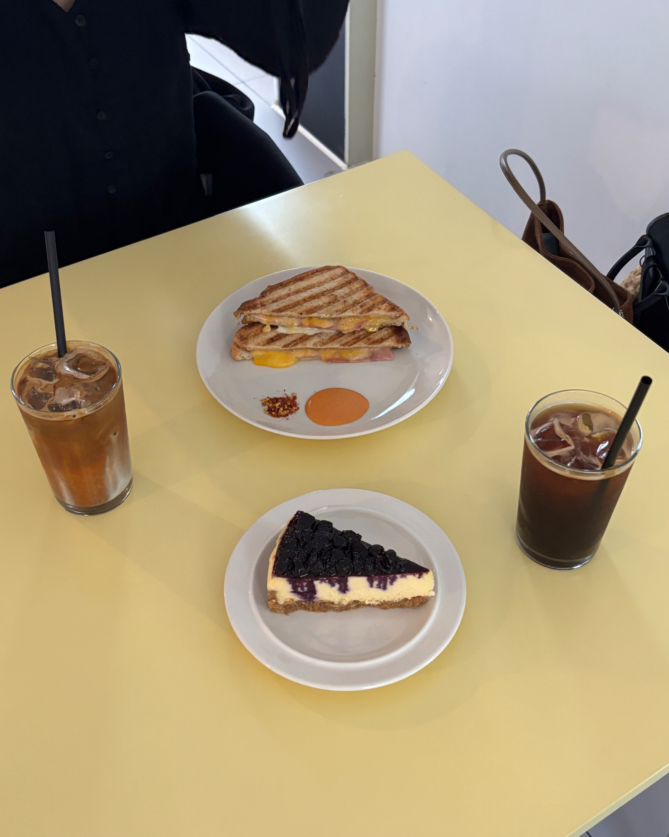 라떼도 너무 꼬숩하고 샌드위치도 단짠단짠 맛있어요 💓 동대구역 브런치 맛집 인정 ✨✨ 카페