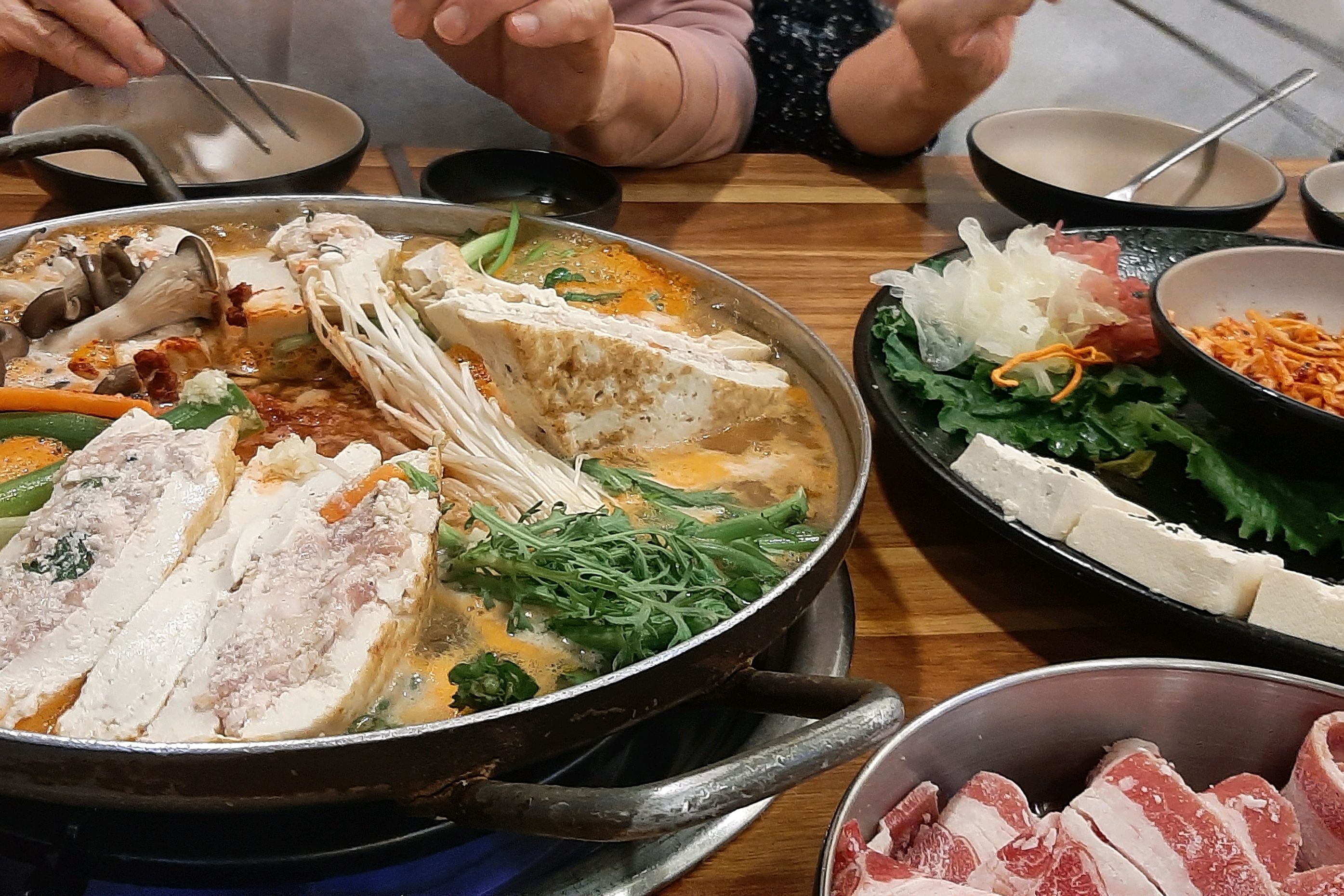 점심에 술을 안팔아요 난 좋았어요 - 대전 맛집 매봉식당 계족산본점