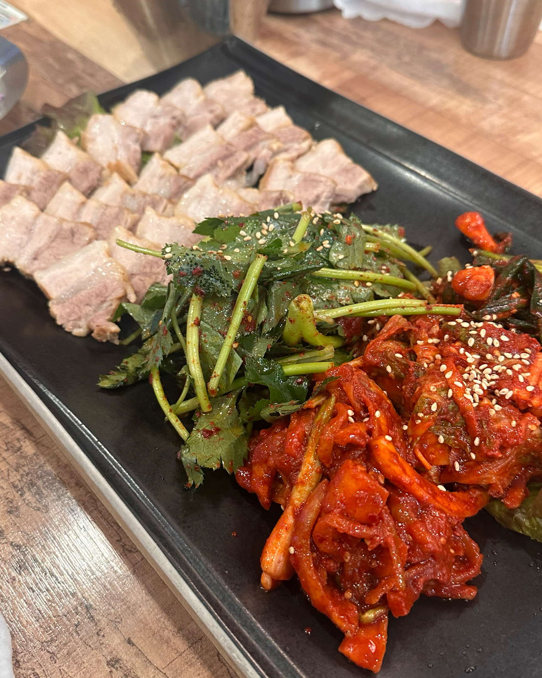 보쌈도 너무 맛있었고 직원분들이 너무 친절하시고 매장도 깨끗하고 아늑한 분위기가 너무 좋은