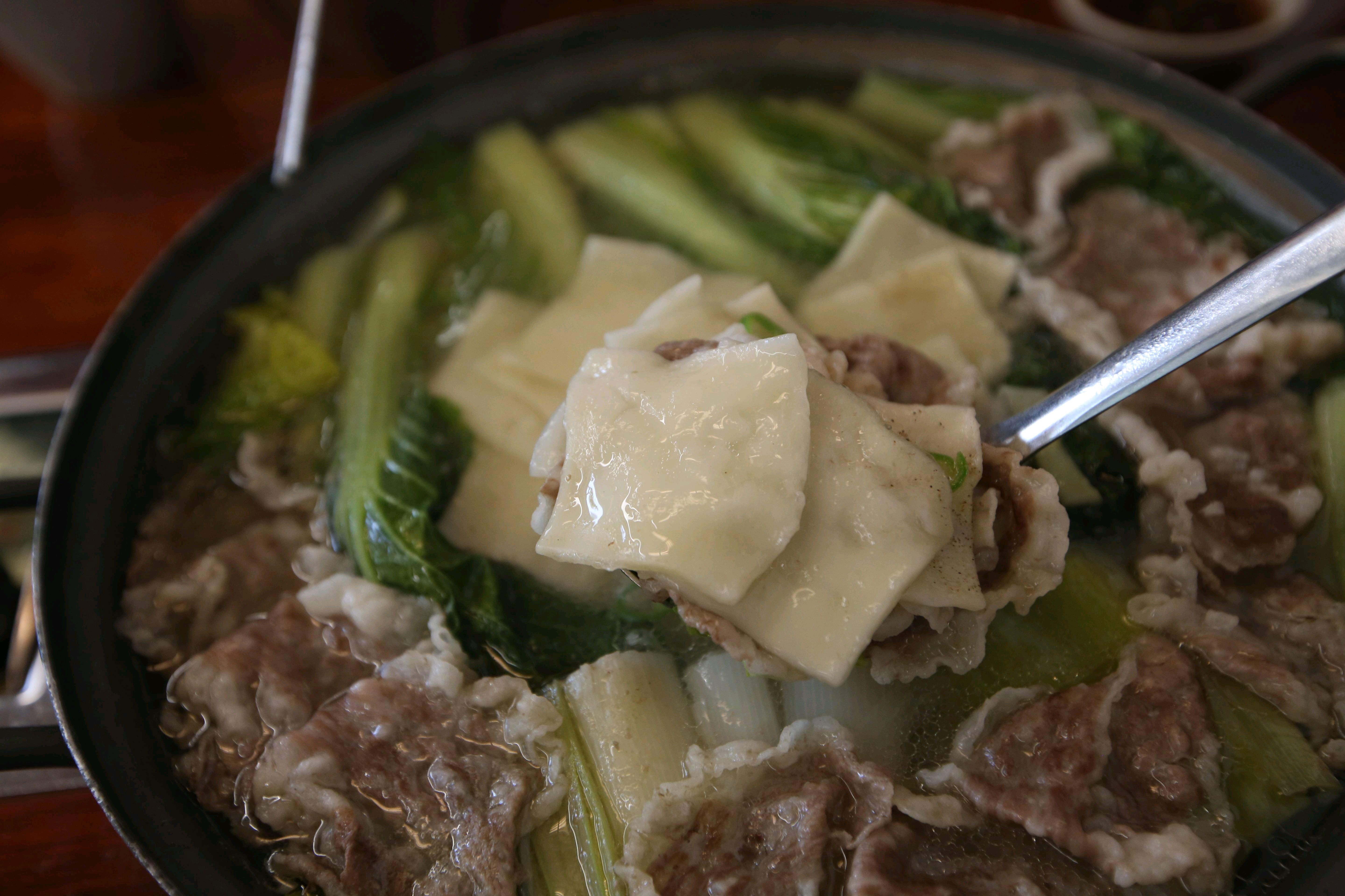 정말 만족스러웠어요~ 백합칼국수 색다른 맛이라 좋았고 한우차돌수제비도 국물이 진하고 깔끔해