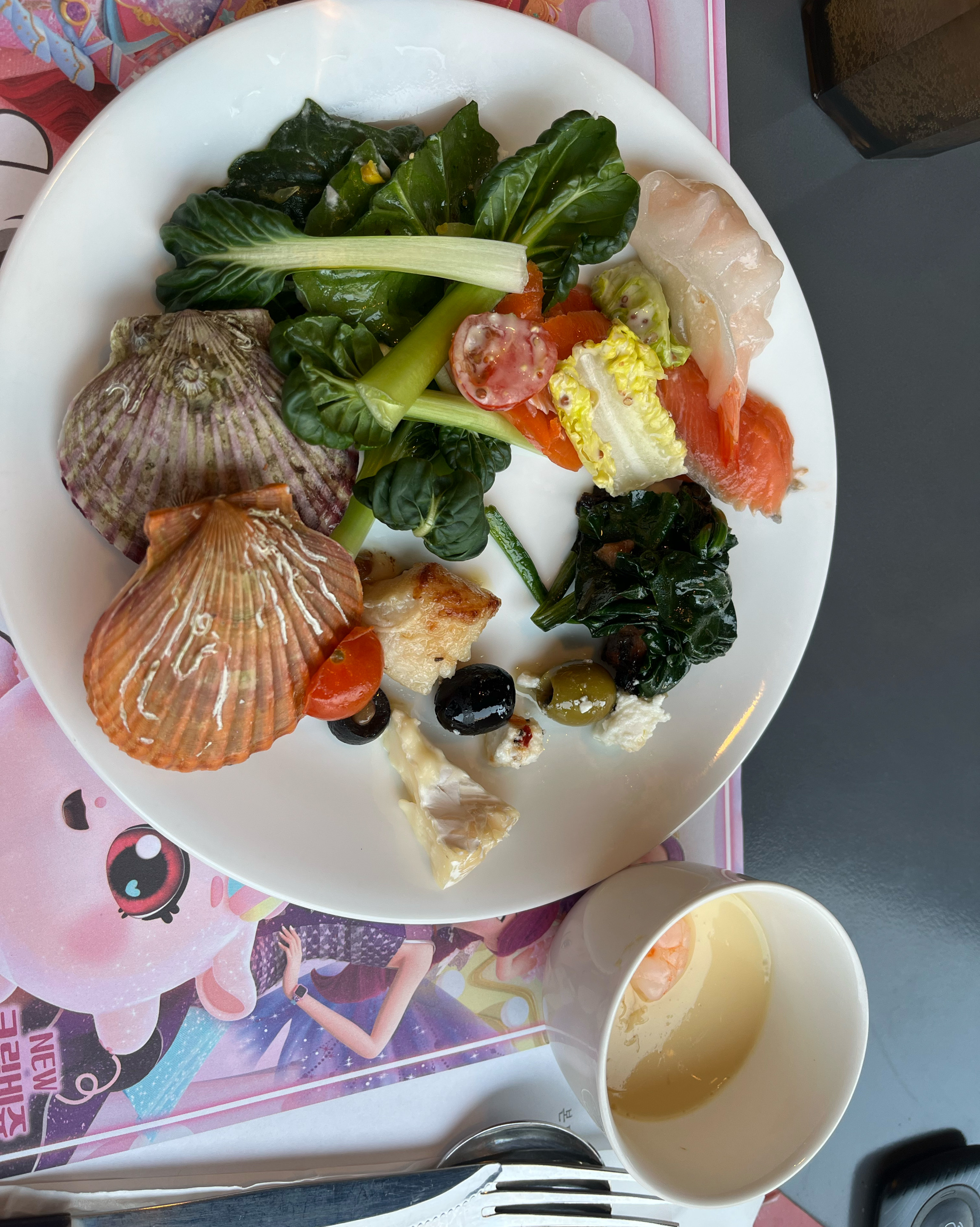 재료가 신선하고 음식 리필이 잘되더라구요!! 메뉴 하나하나 고급지고 맛있었어요!!! 애슐리