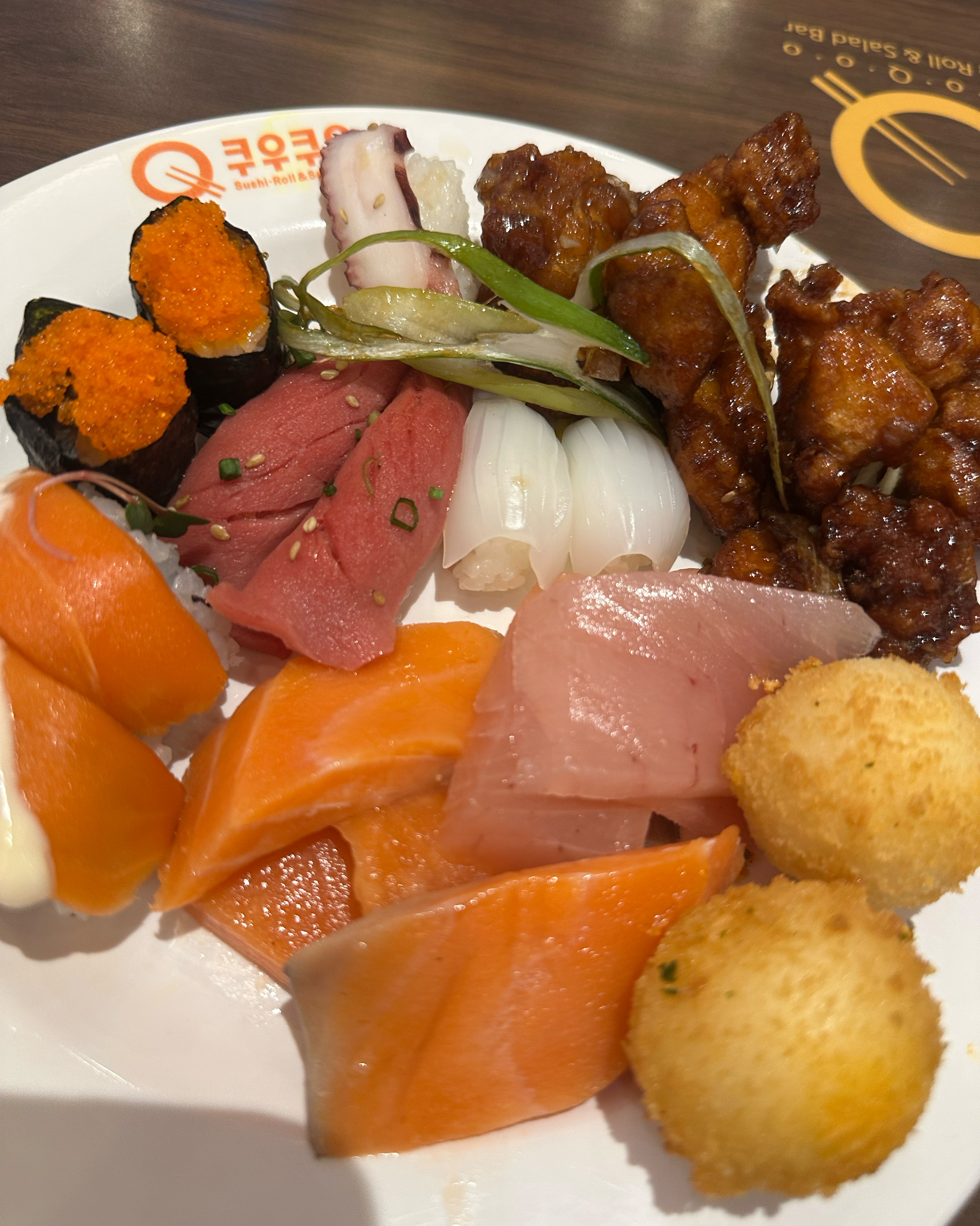 여러번 왔는데 올 때마다 음식도 너무 맛있고 직원분들도 다 친절하셔요 가성비도 너무 좋고