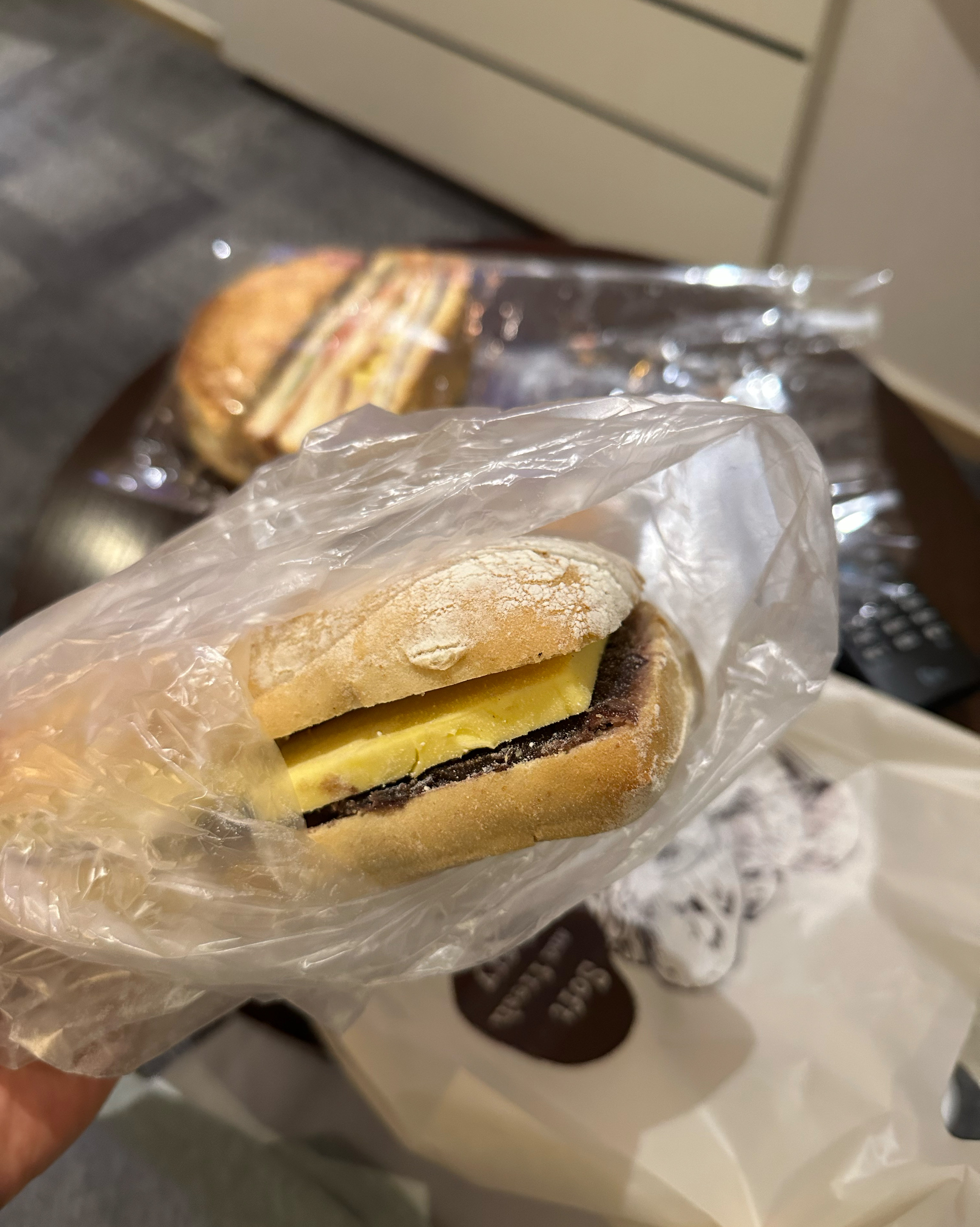 앙버터 크기도 크고 맛있어요 - 제주 맛집 제일성심당