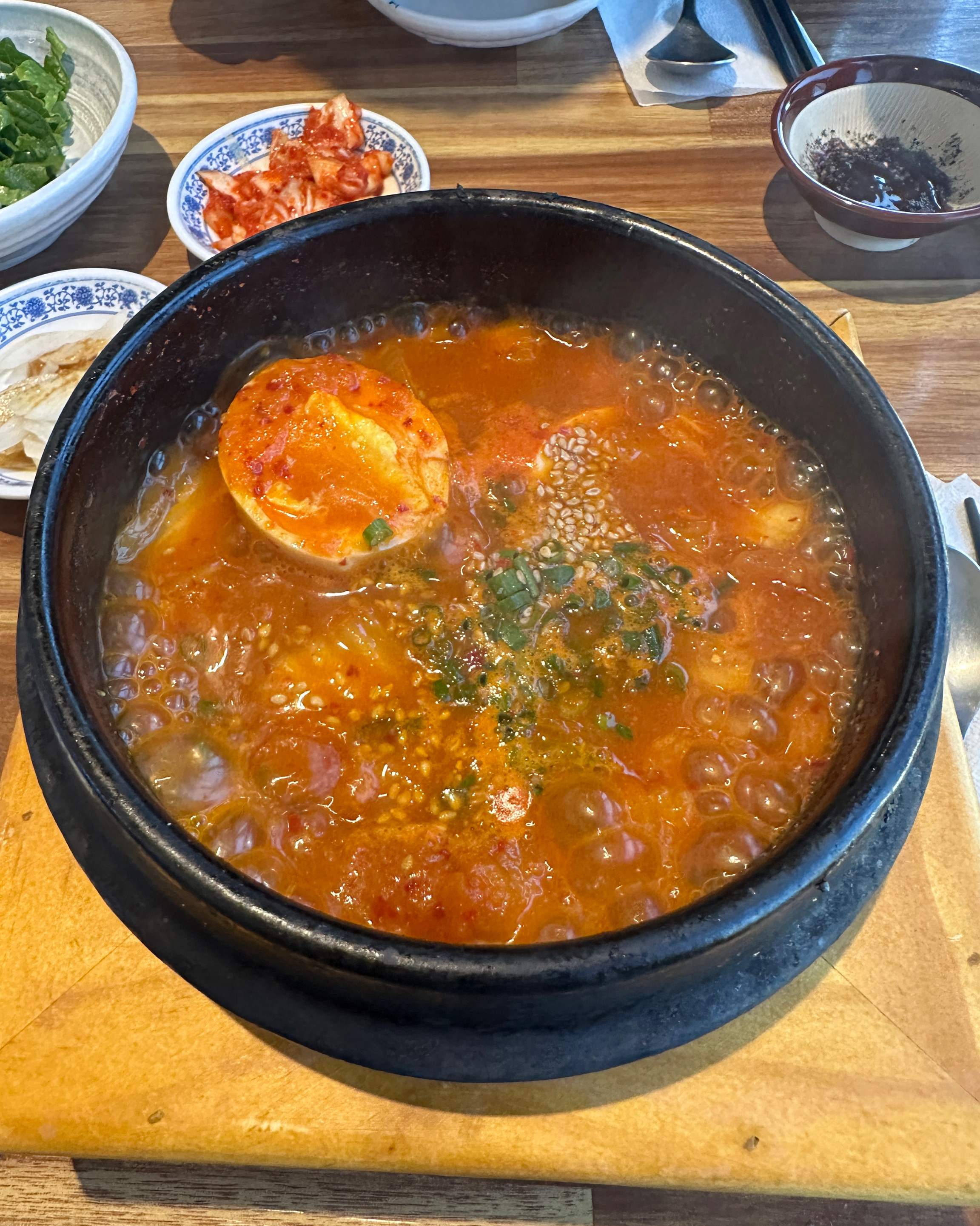 살면서 먹어본 연어초밥 중에 제일 맛있습니다 👍 사르르 녹아요 - 제주 맛집 범식당 제주성산점