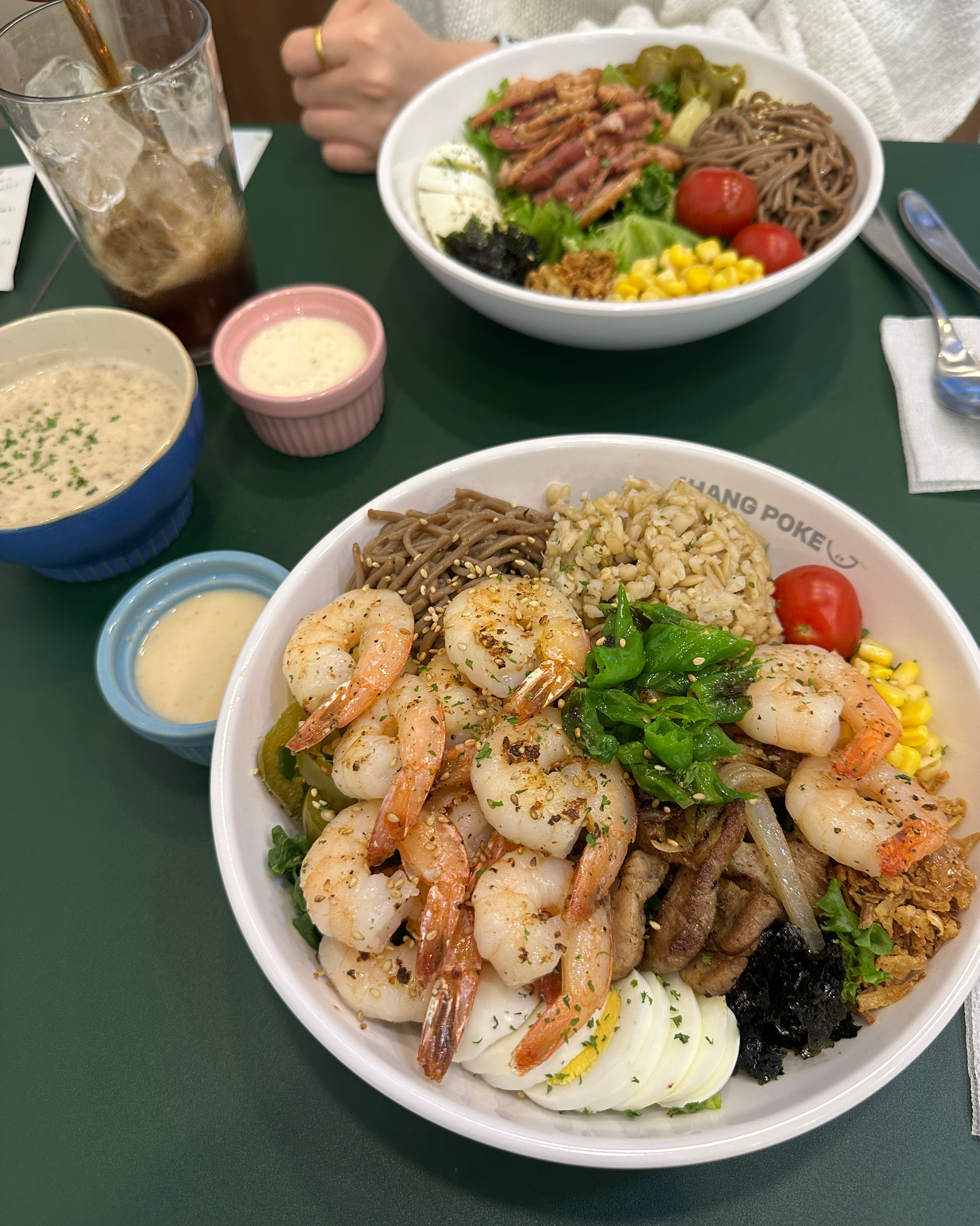 천안 놀러와서 가볍게 머 먹을 까 해서 왔는디 맛도리 잘 찾아왔네요. 뭐 이것저것 추가 하